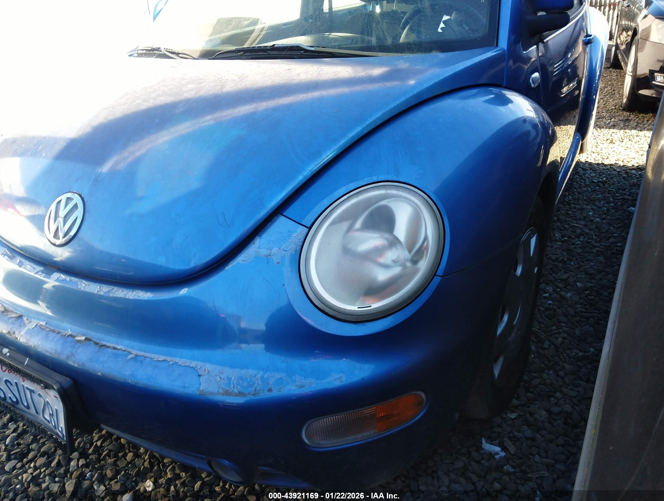 2000 Volkswagen New Beetle Gls Blue vin: 3VWCC21CXYM429841
