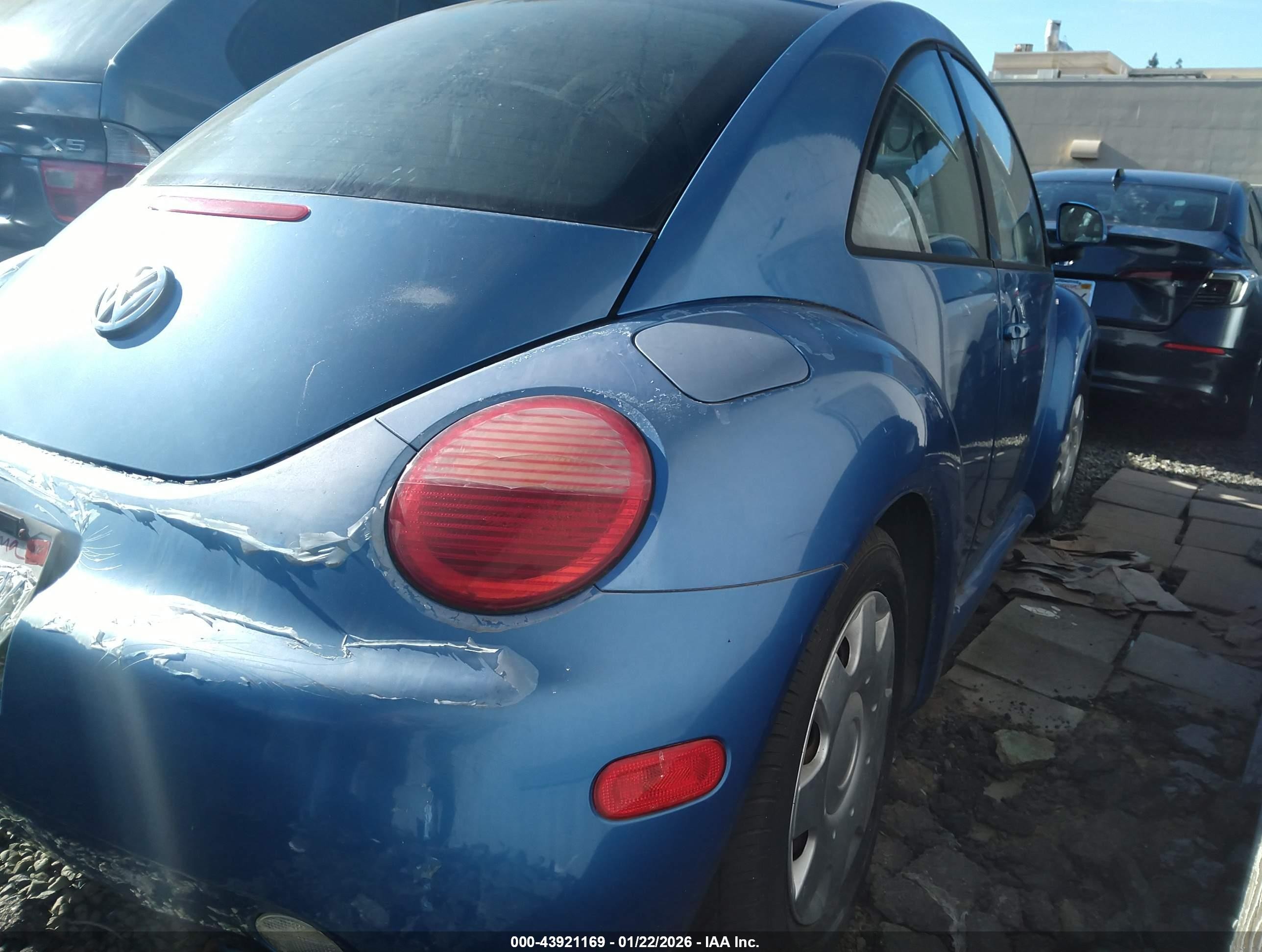 2000 Volkswagen New Beetle Gls Blue vin: 3VWCC21CXYM429841