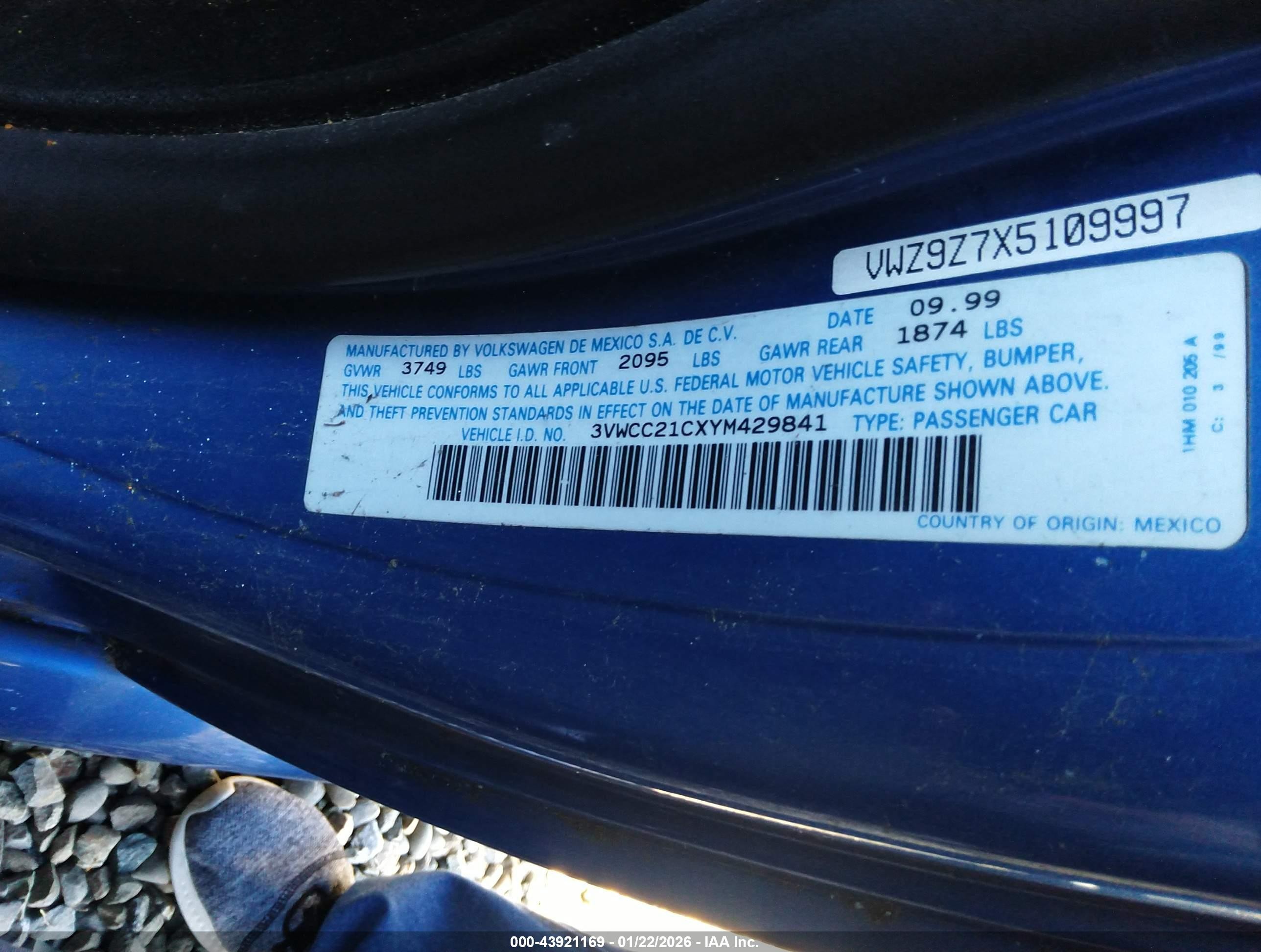 2000 Volkswagen New Beetle Gls Blue vin: 3VWCC21CXYM429841