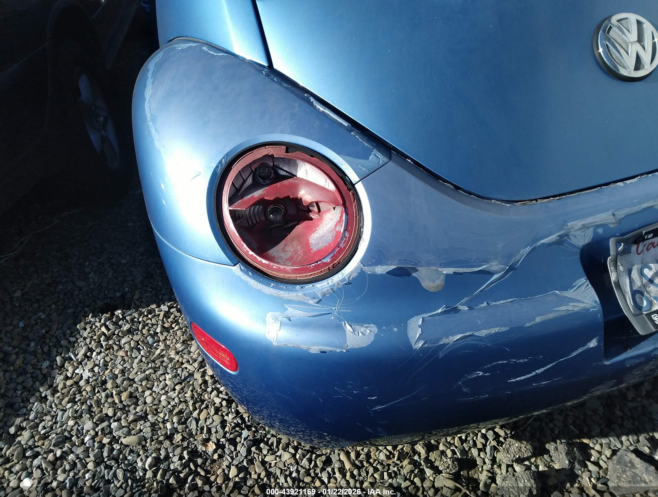 2000 Volkswagen New Beetle Gls Blue vin: 3VWCC21CXYM429841