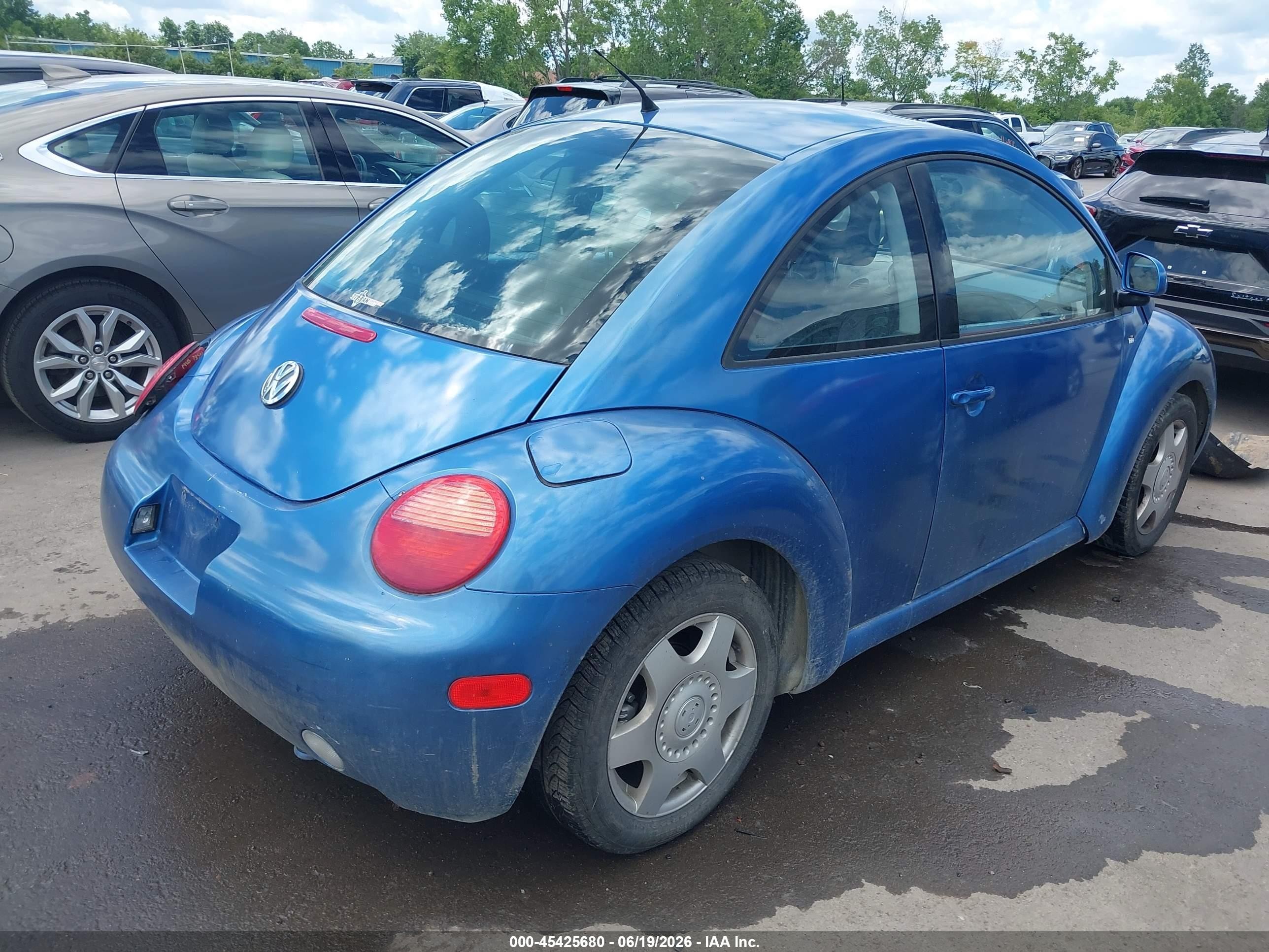 2000 Volkswagen New Beetle Gls Blue vin: 3VWCC21CXYM488257