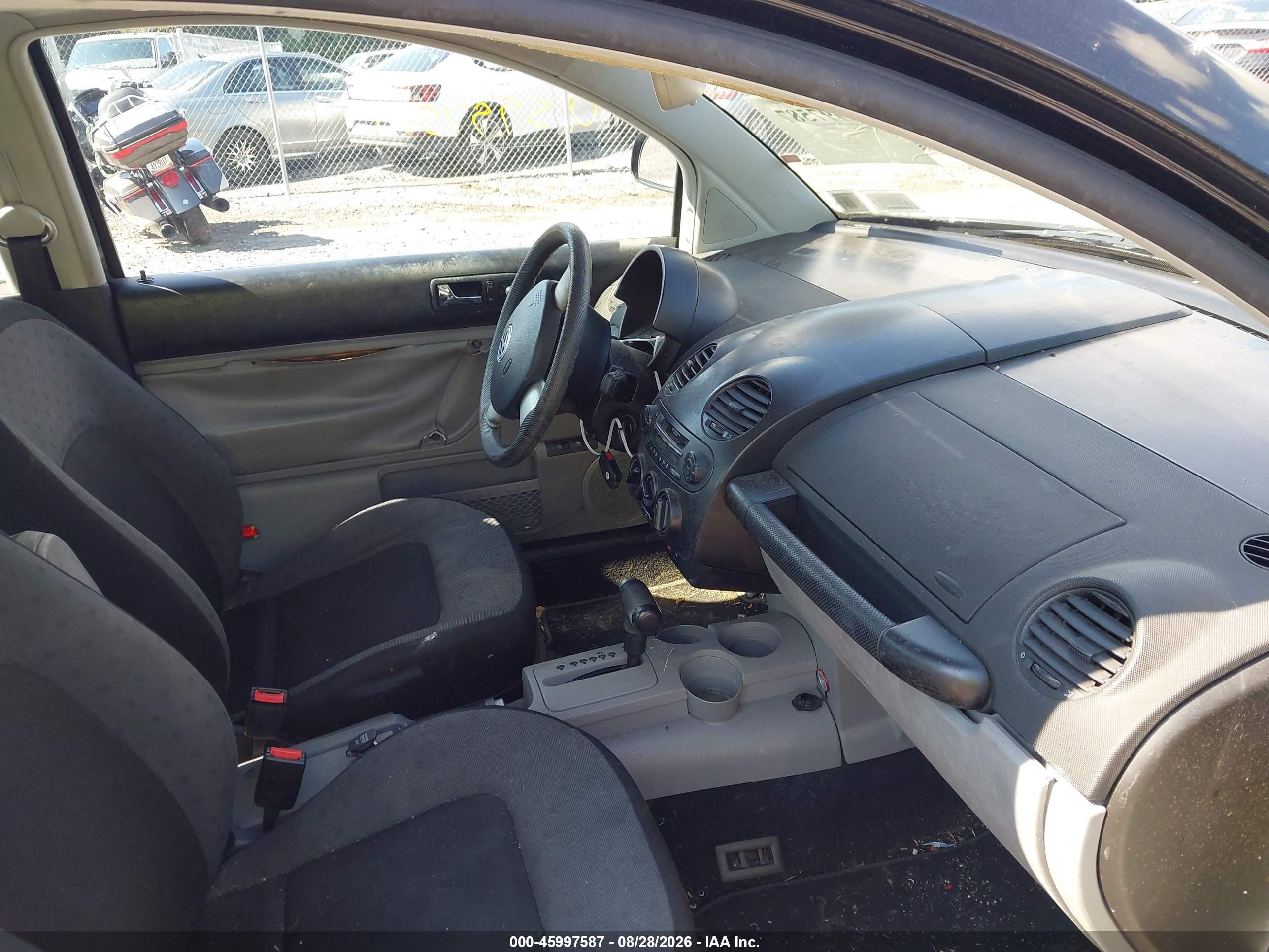 2000 Volkswagen New Beetle Gls Черный vin: 3VWCC21CXYM496343