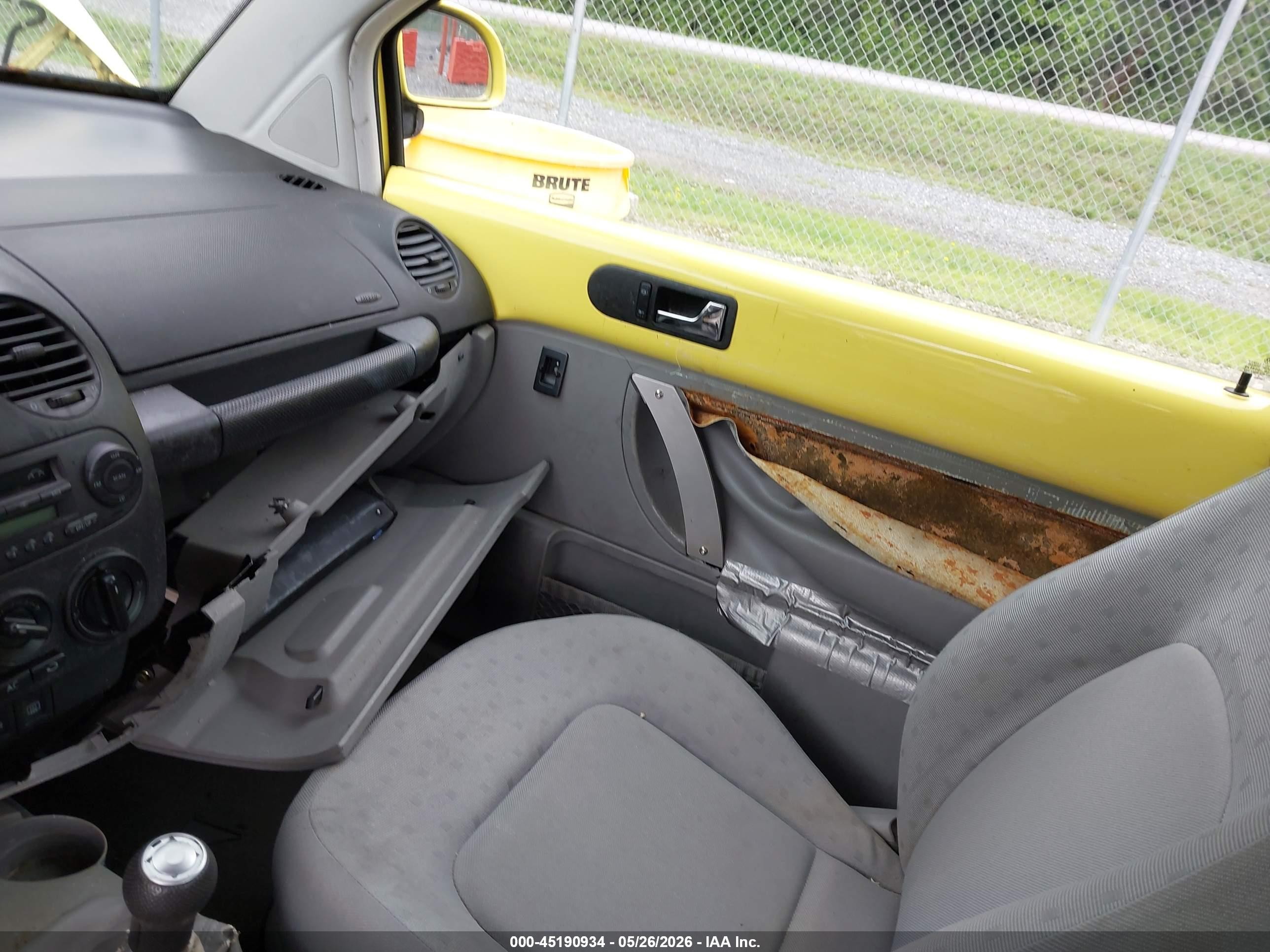 2000 Volkswagen New Beetle Gls 1.8l Turbo Yellow vin: 3VWCD21C1YM464880