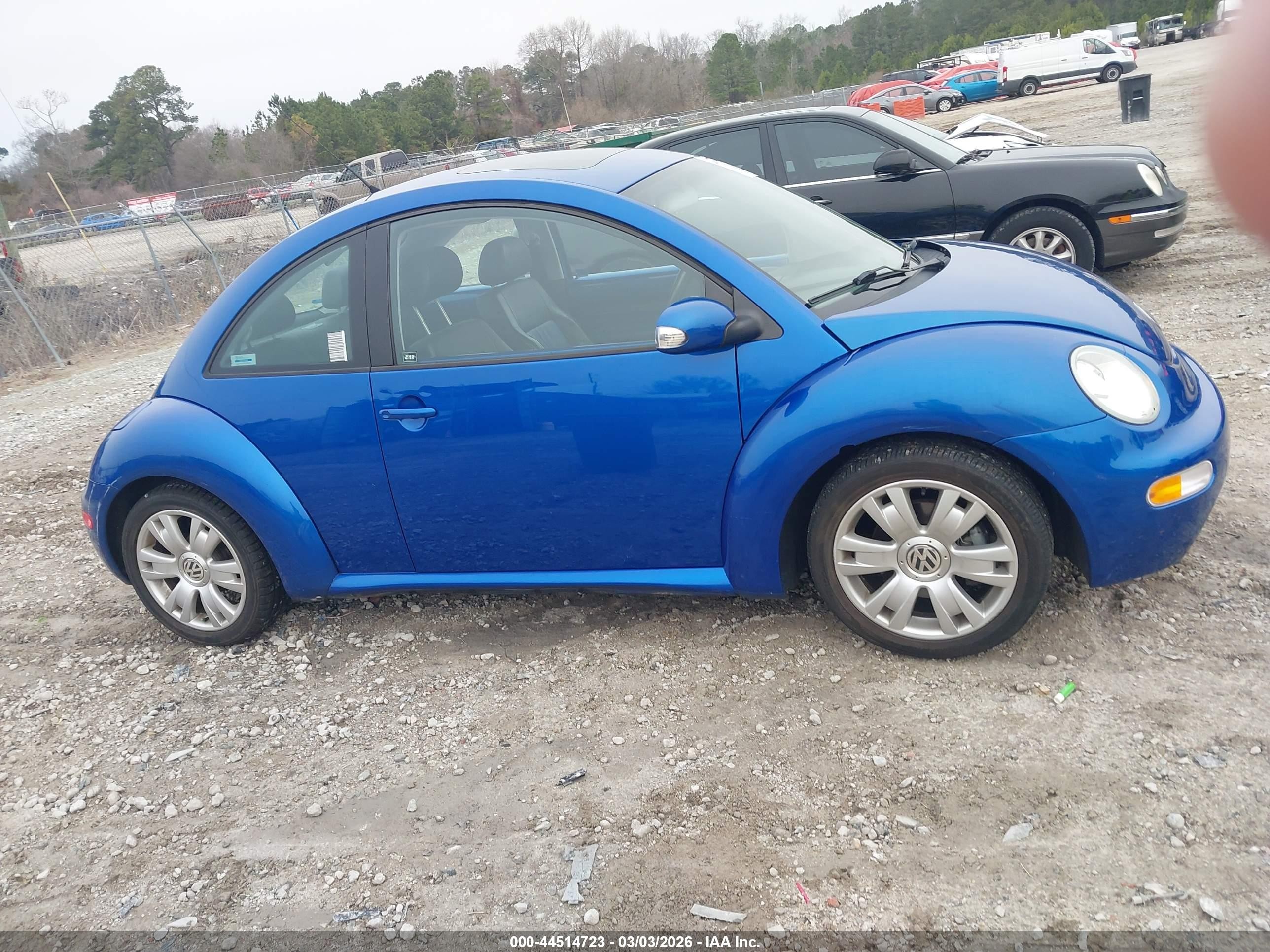 2003 Volkswagen New Beetle Gls 1.8t Blue vin: 3VWCD21C33M440587