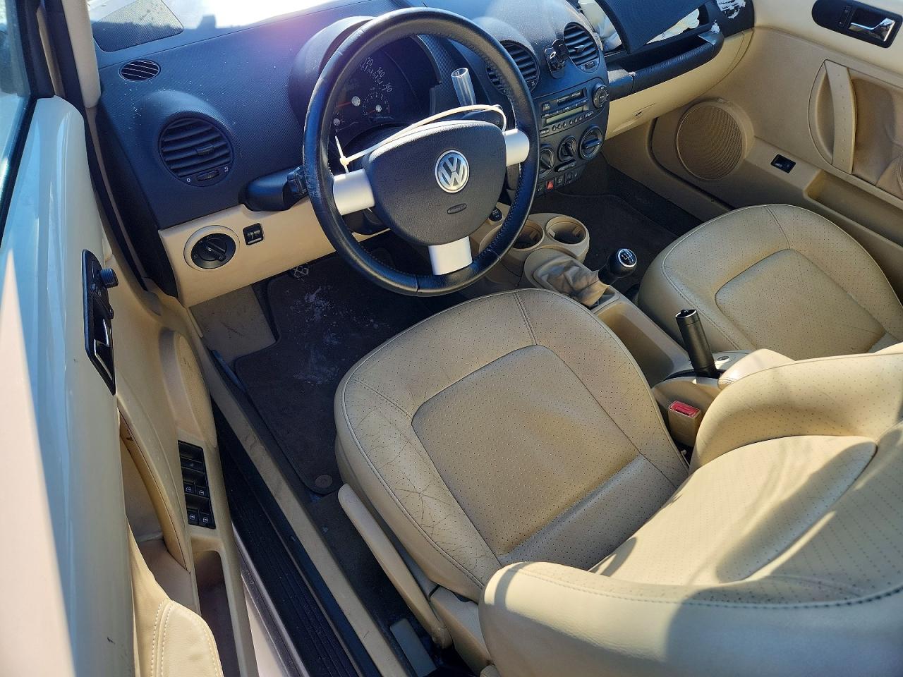 2003 Volkswagen New Beetle Gls Cream vin: 3VWCD21Y83M325690