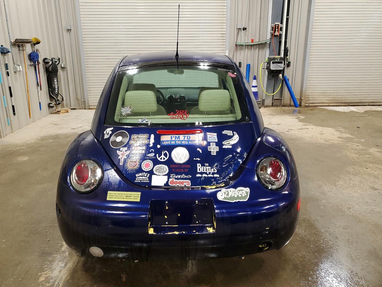2004 Volkswagen New Beetle Gls Blue vin: 3VWCD31C74M406238