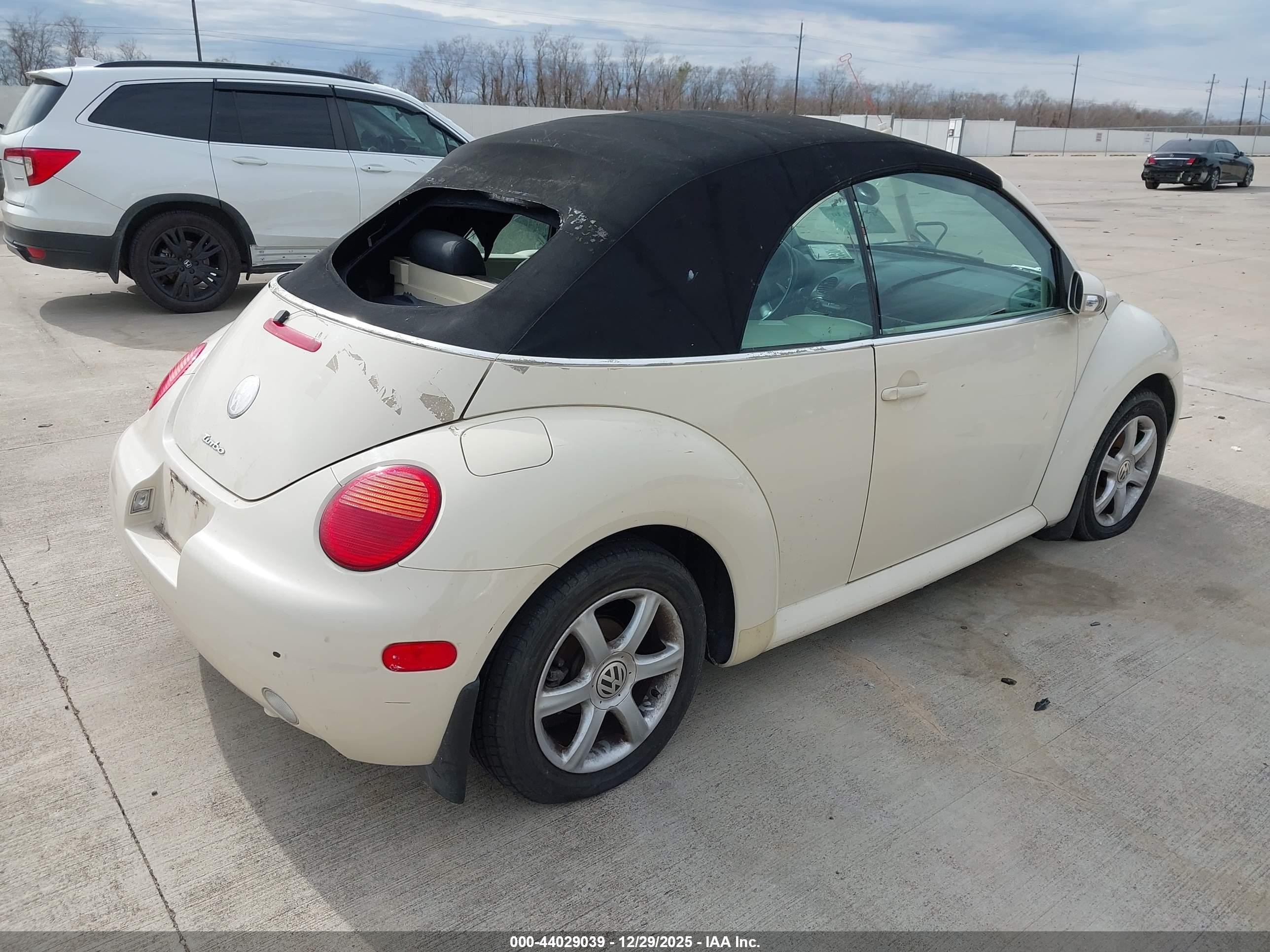 2005 Volkswagen New Beetle Gls 1.8t Yellow vin: 3VWCD31Y25M303144