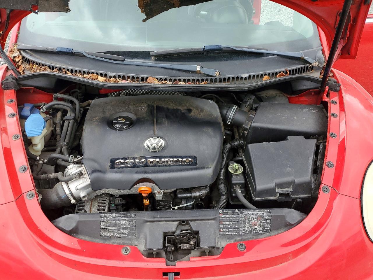 2004 Volkswagen New Beetle Gls Red vin: 3VWCD31Y34M341691