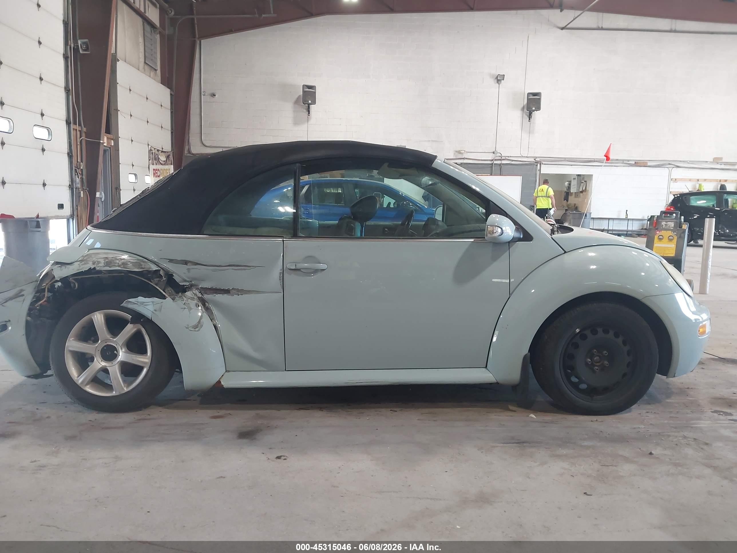 2004 Volkswagen New Beetle Gls 1.8t Light Blue vin: 3VWCD31Y64M333004