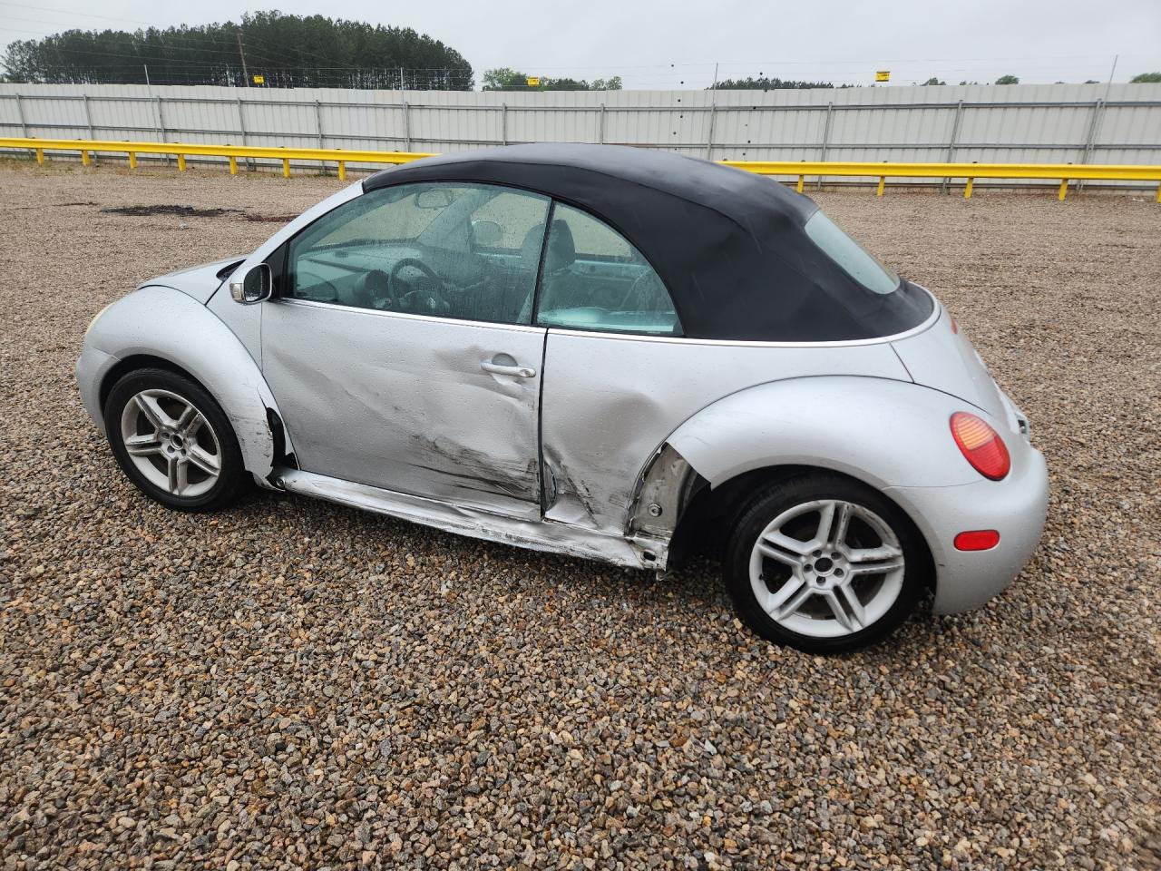 2005 Volkswagen Beetle Серебряный vin: 3VWCD31Y65M301574