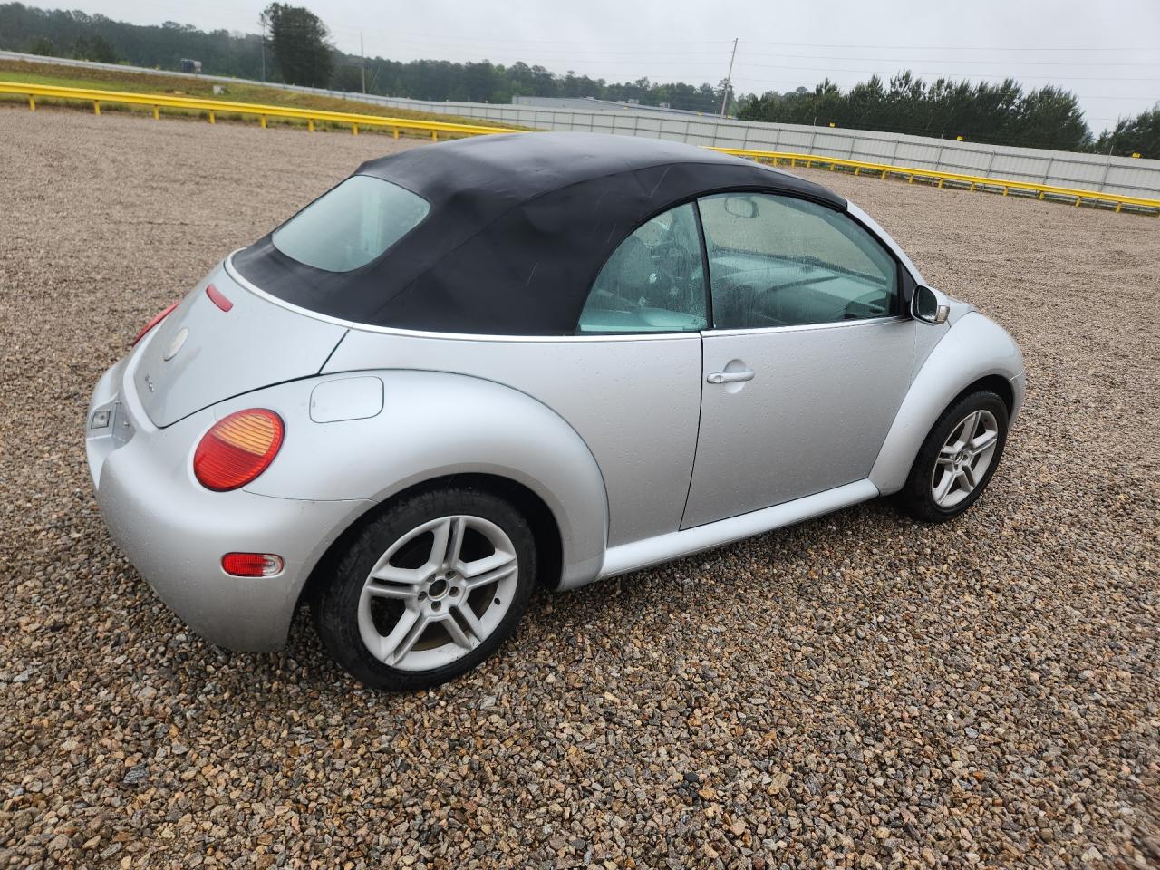 2005 Volkswagen Beetle Серебряный vin: 3VWCD31Y65M301574
