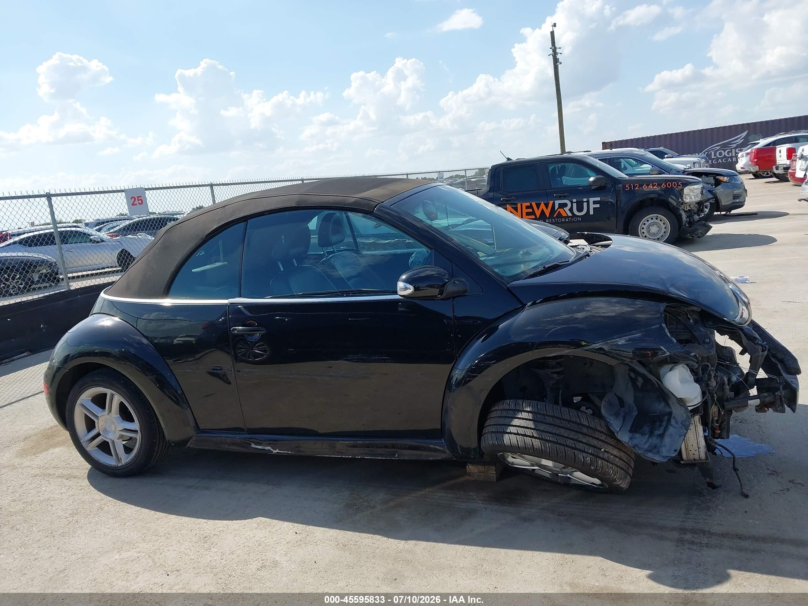 2005 Volkswagen New Beetle Gls 1.8t Black vin: 3VWCD31Y65M368613