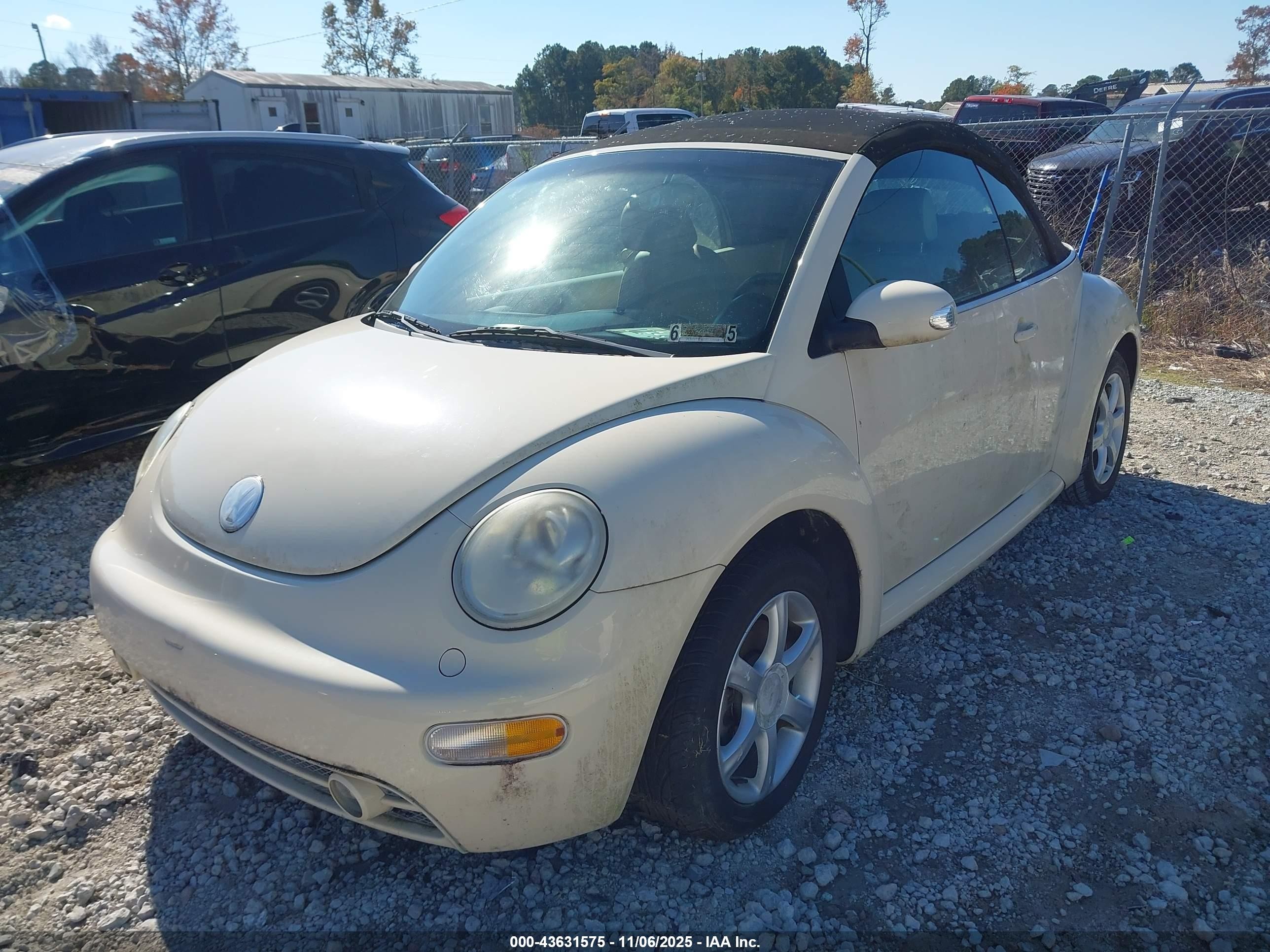 2005 Volkswagen New Beetle Gls 1.8t Cream vin: 3VWCD31Y75M307402