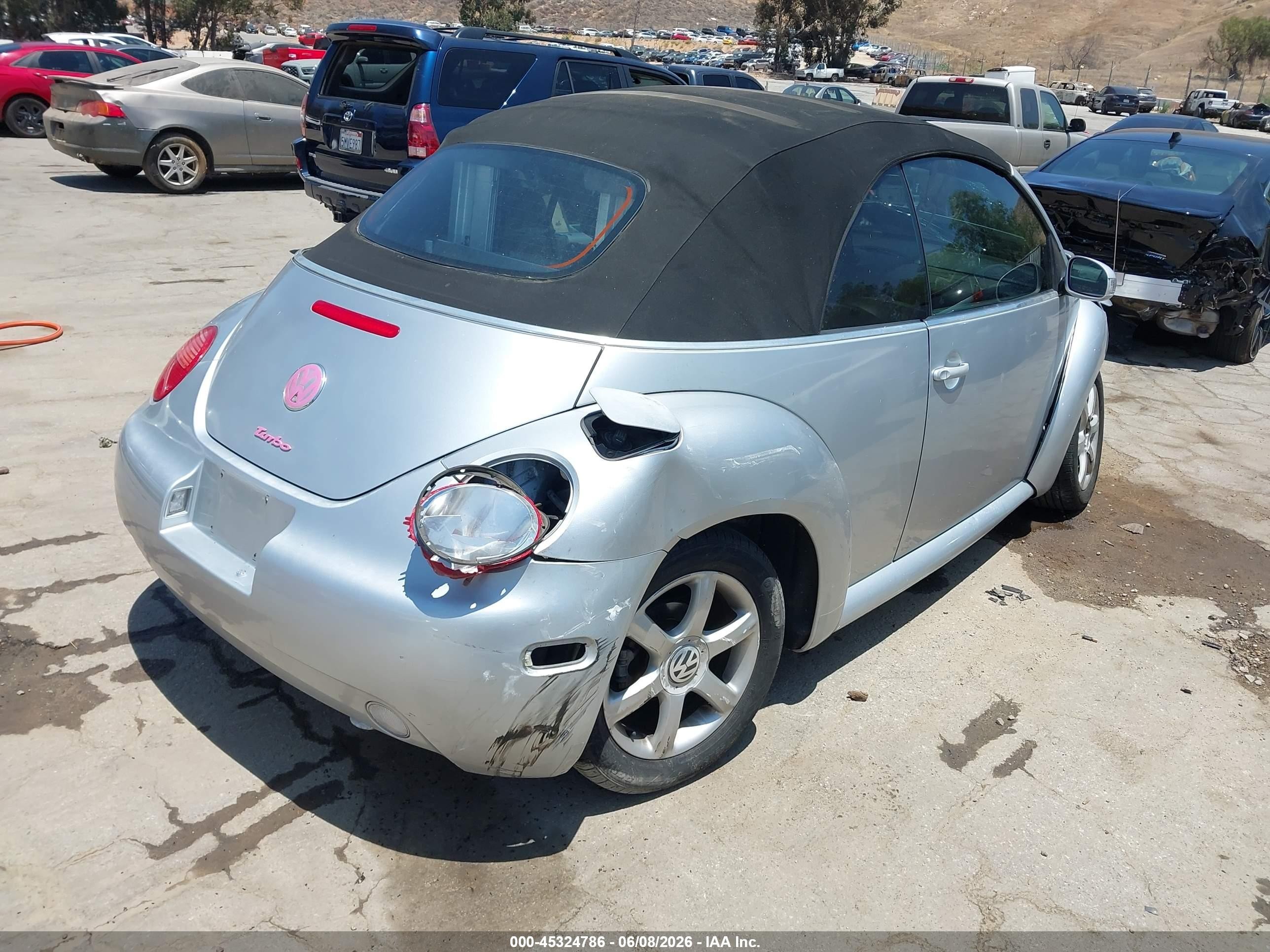 2004 Volkswagen New Beetle Gls 1.8t Silver vin: 3VWCD31Y84M315510