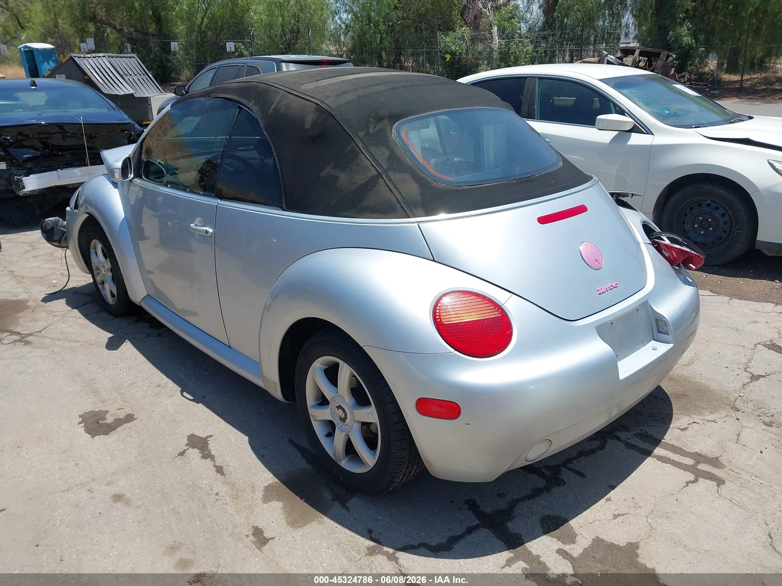 2004 Volkswagen New Beetle Gls 1.8t Silver vin: 3VWCD31Y84M315510