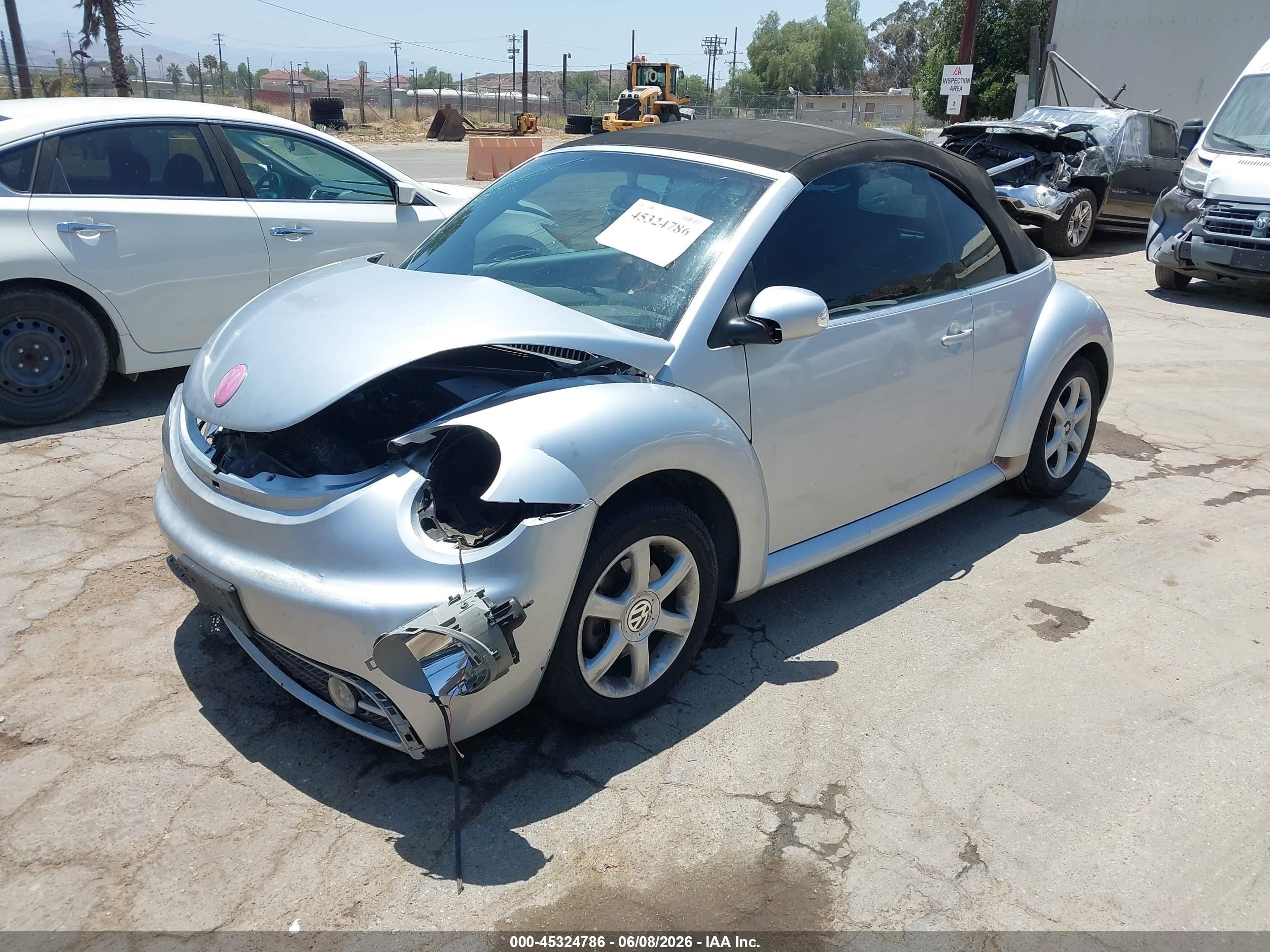 2004 Volkswagen New Beetle Gls 1.8t Silver vin: 3VWCD31Y84M315510