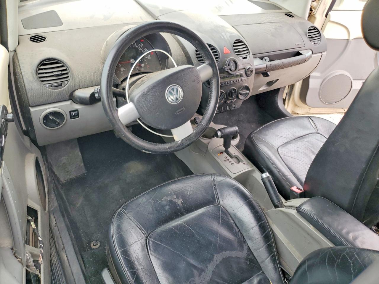 2005 Volkswagen New Beetle Gls Cream vin: 3VWCD31Y85M362182