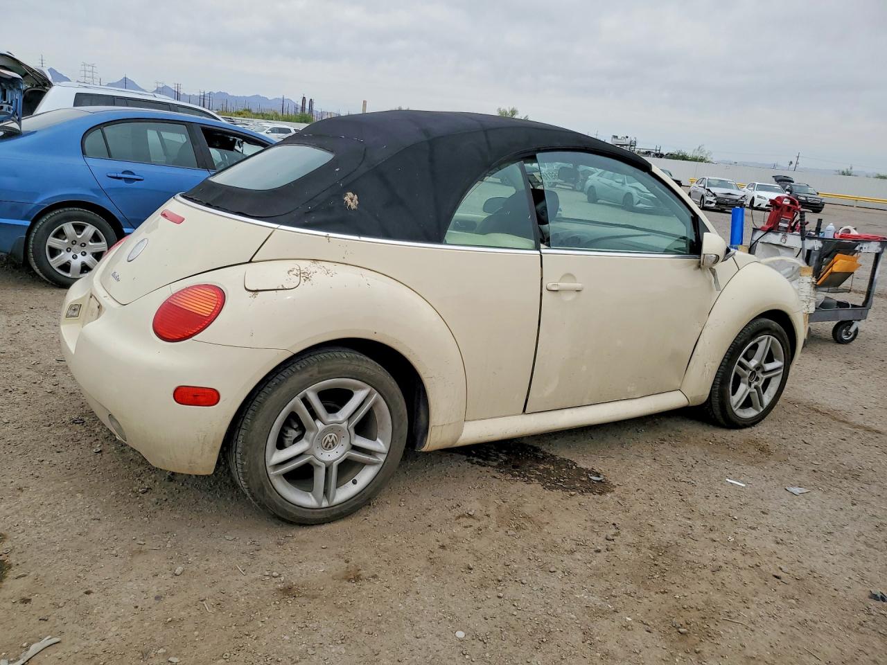 2005 Volkswagen New Beetle Gls Cream vin: 3VWCD31Y85M362182