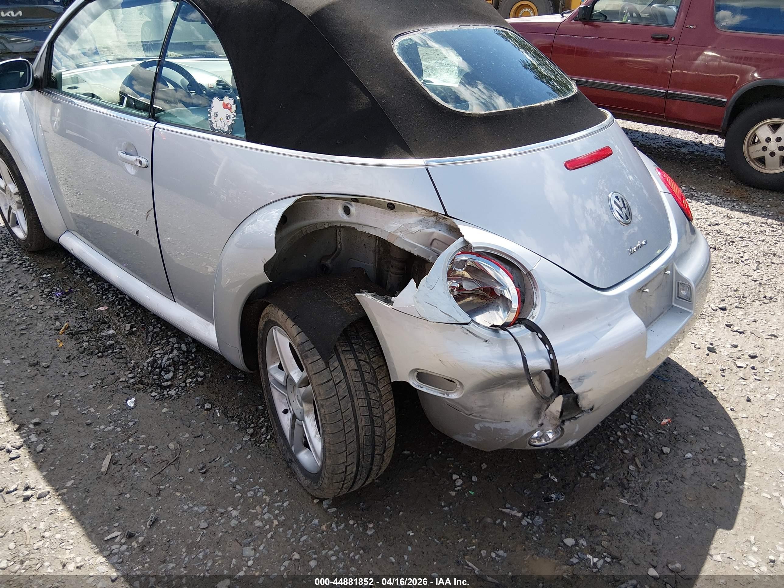 2004 Volkswagen New Beetle Gls 1.8t Silver vin: 3VWCD31Y94M310638