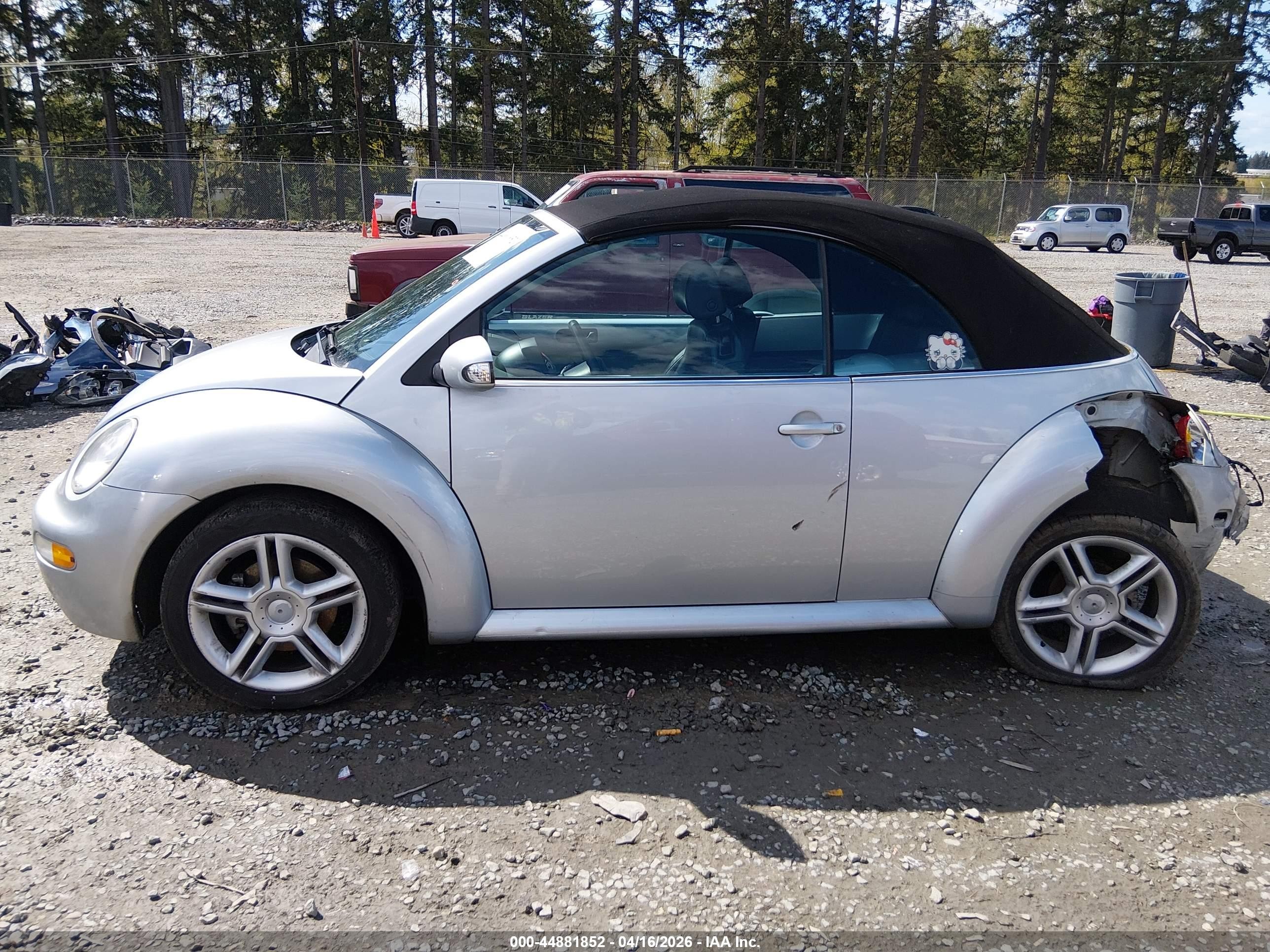 2004 Volkswagen New Beetle Gls 1.8t Silver vin: 3VWCD31Y94M310638