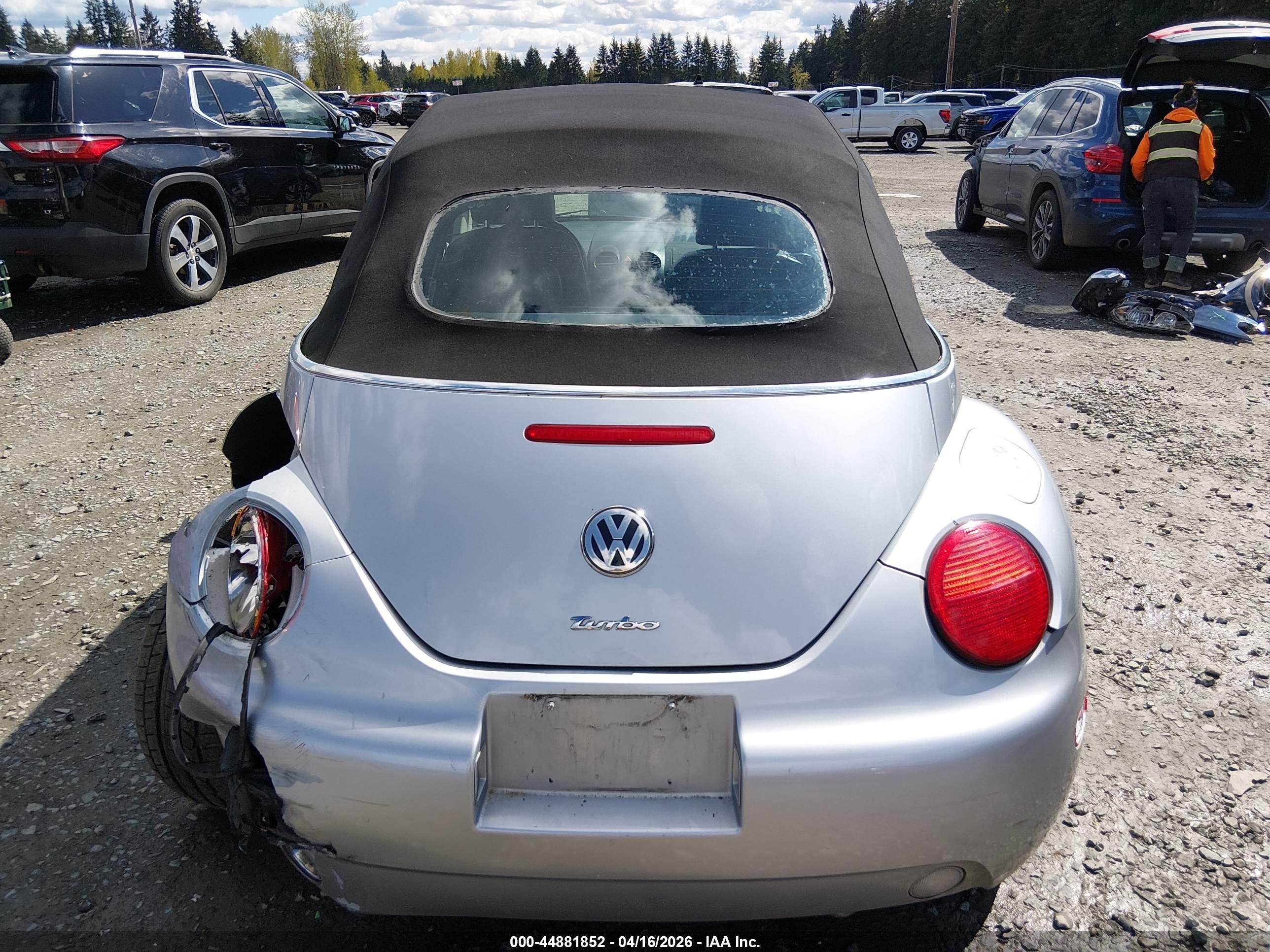 2004 Volkswagen New Beetle Gls 1.8t Silver vin: 3VWCD31Y94M310638