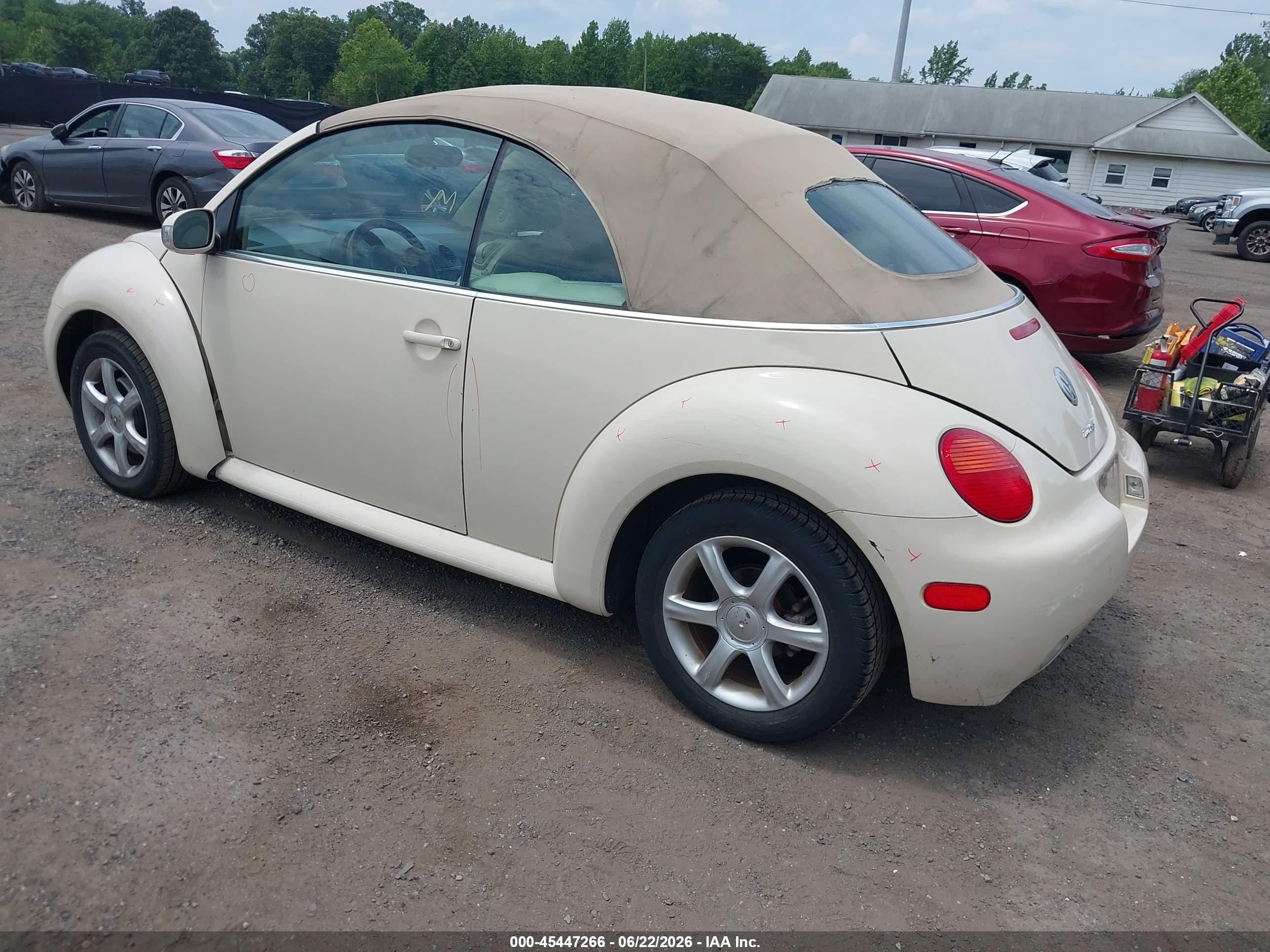 2005 Volkswagen New Beetle Gls 1.8t Beige vin: 3VWCD31YX5M314246