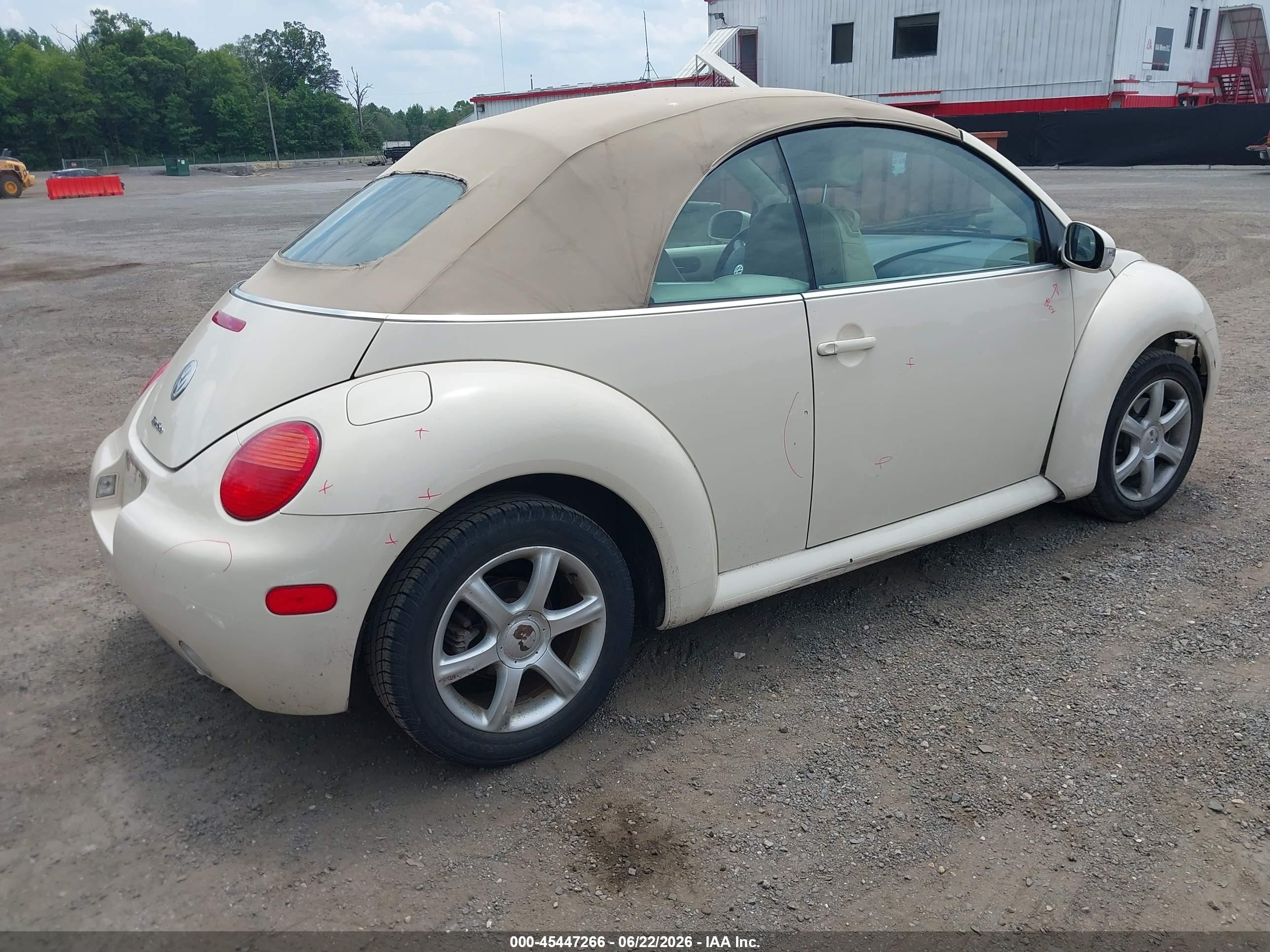 2005 Volkswagen New Beetle Gls 1.8t Beige vin: 3VWCD31YX5M314246