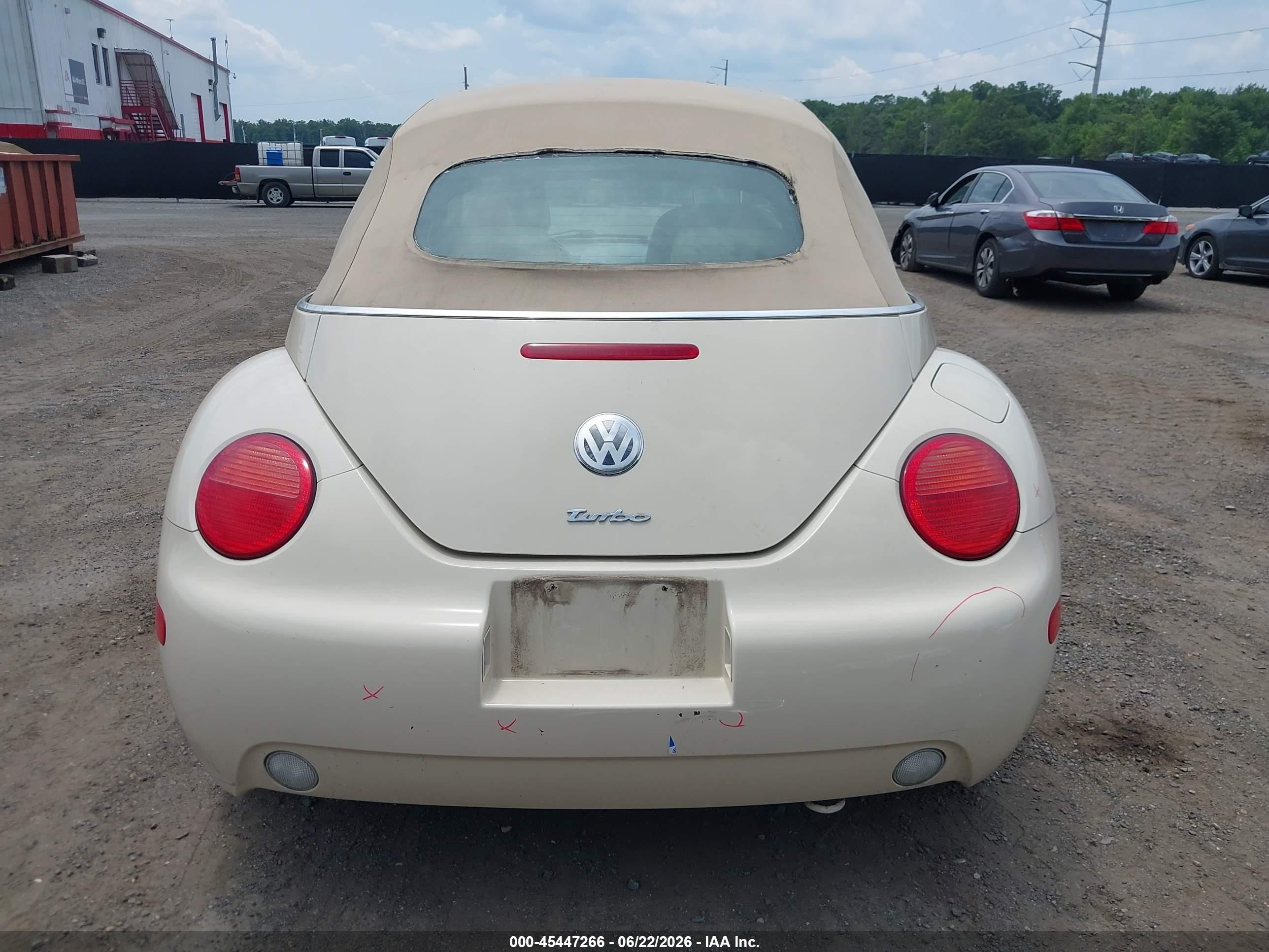 2005 Volkswagen New Beetle Gls 1.8t Beige vin: 3VWCD31YX5M314246