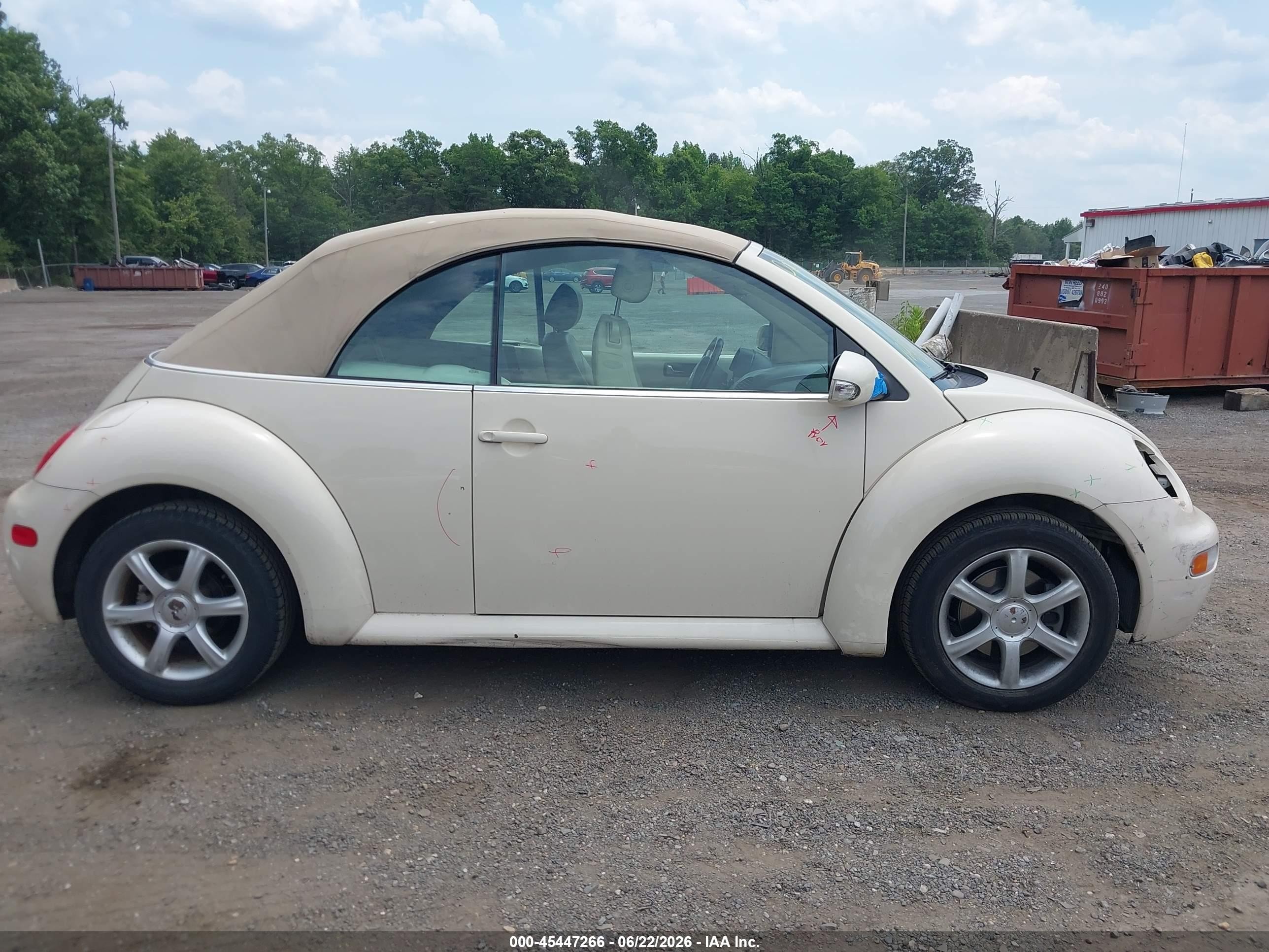2005 Volkswagen New Beetle Gls 1.8t Beige vin: 3VWCD31YX5M314246
