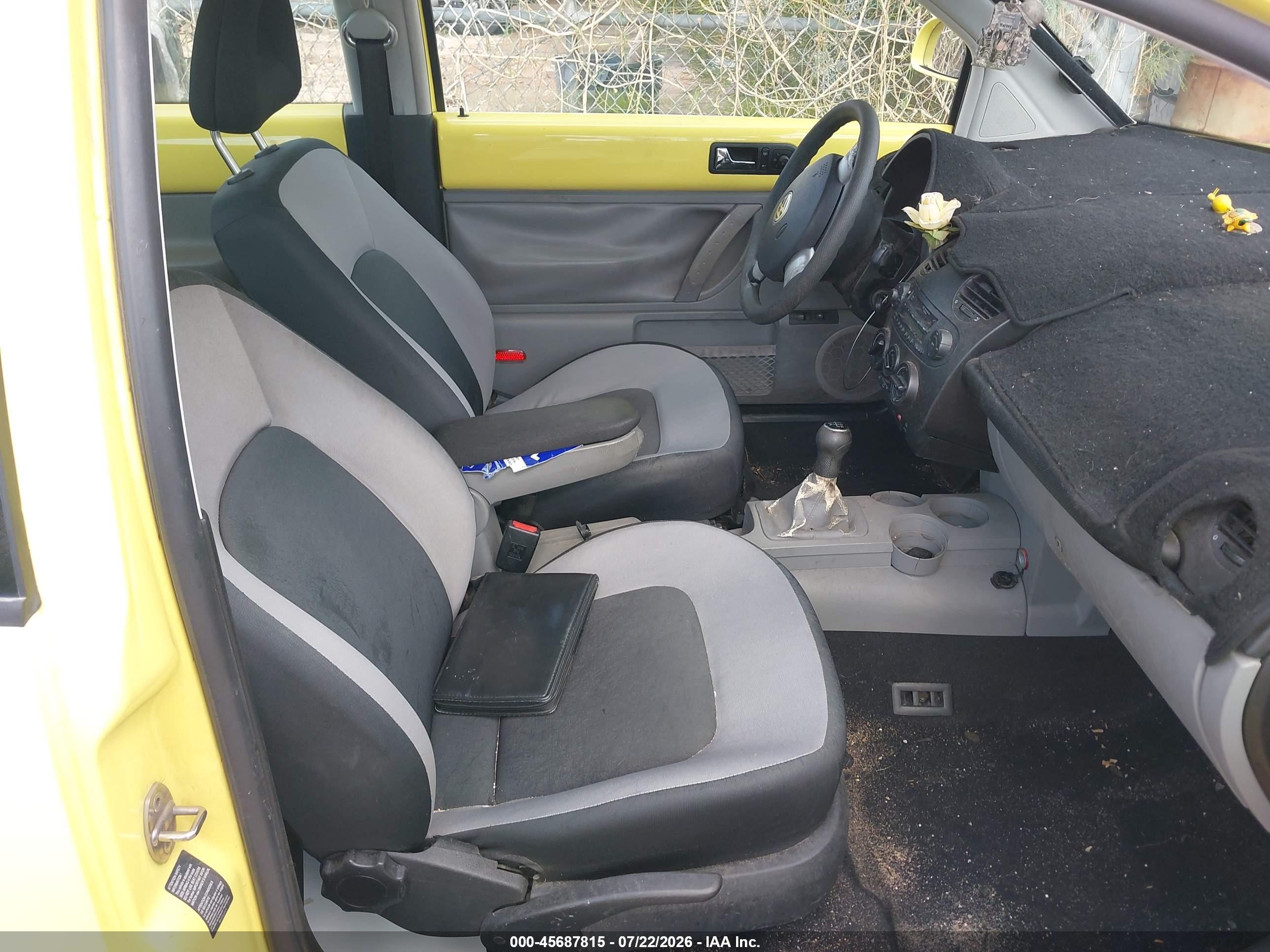 2000 Volkswagen New Beetle Gls Tdi Yellow vin: 3VWCF21C2YM432076