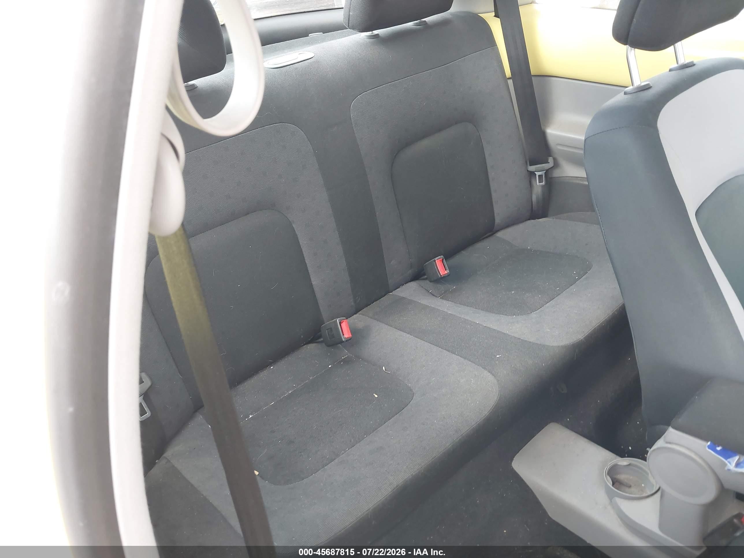 2000 Volkswagen New Beetle Gls Tdi Yellow vin: 3VWCF21C2YM432076