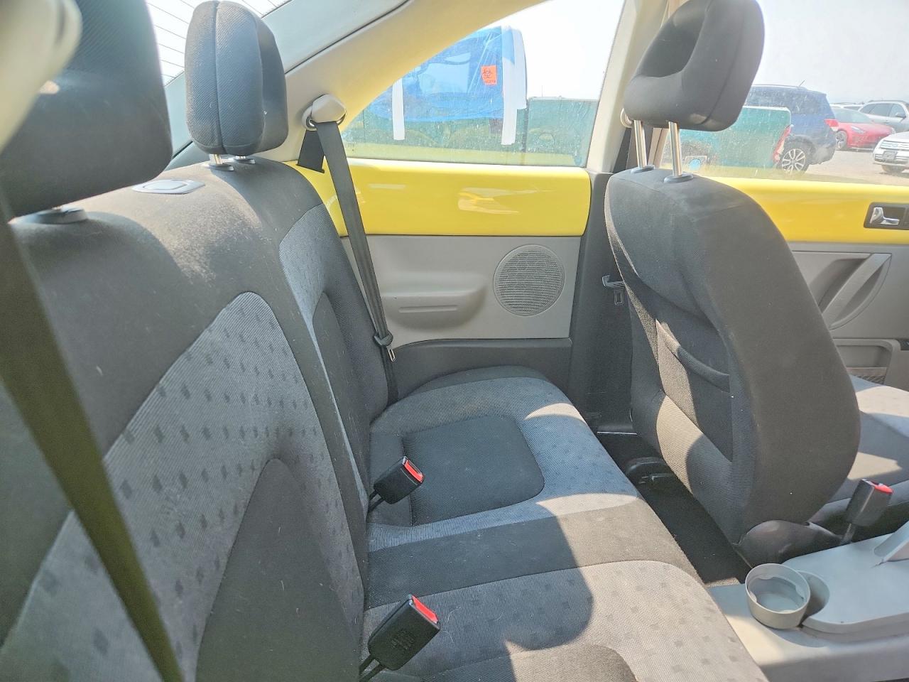 1999 Volkswagen New Beetle Gls Tdi Yellow vin: 3VWCF21C5XM406067