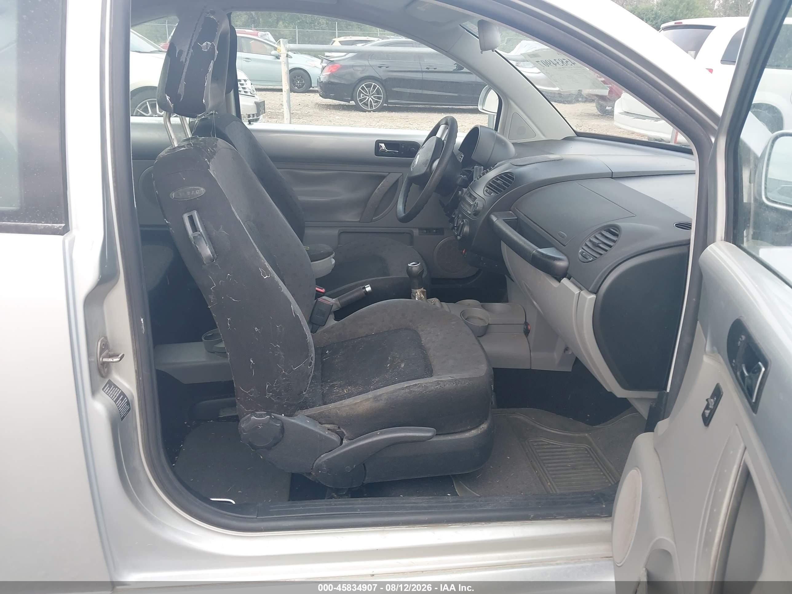 2000 Volkswagen New Beetle Gls Tdi Silver vin: 3VWCF21C6YM456333