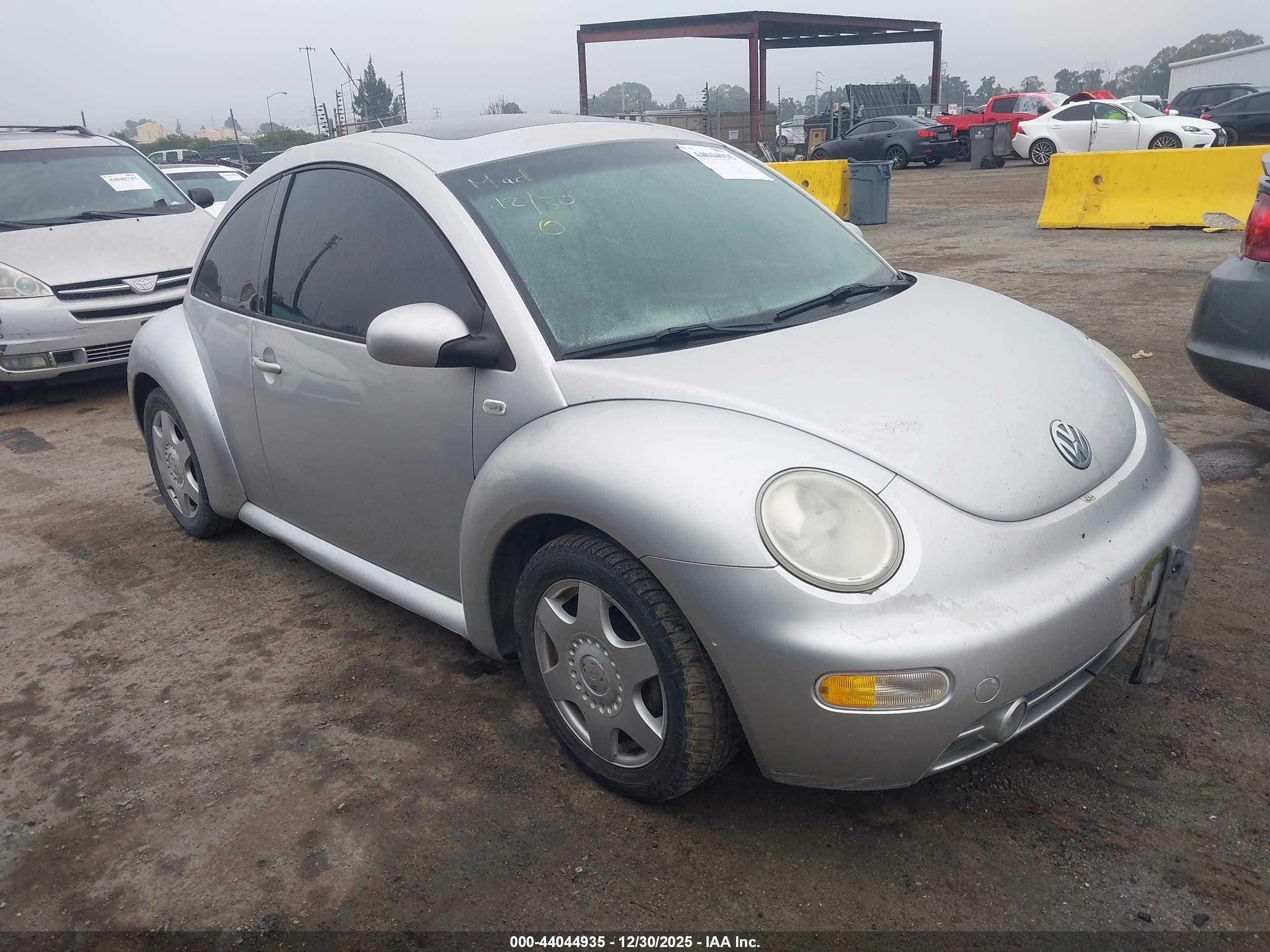 2001 Volkswagen New Beetle Gls Серебряный vin: 3VWCK21C01M435706