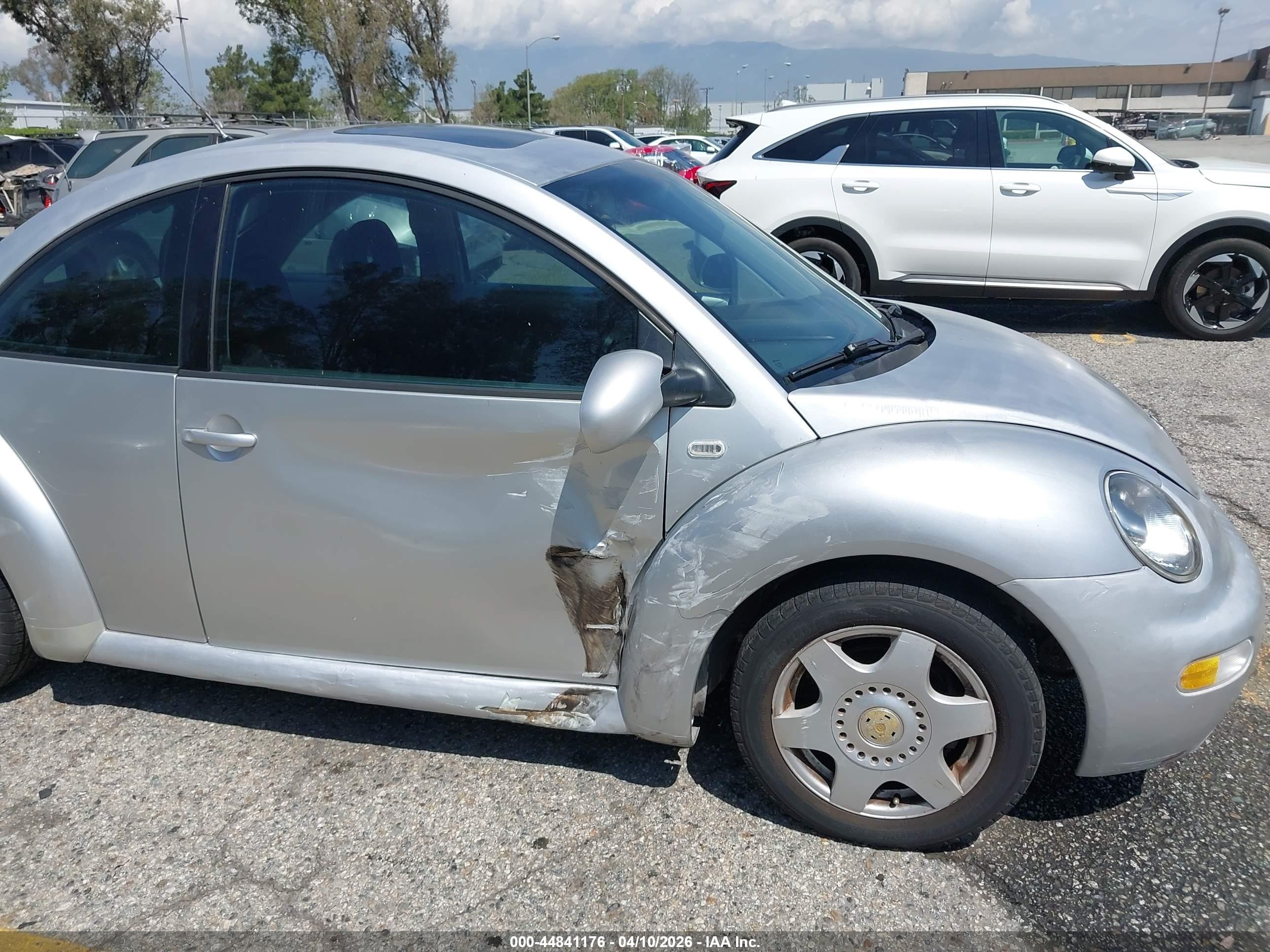 2001 Volkswagen New Beetle Gls Silver vin: 3VWCK21C61M441199