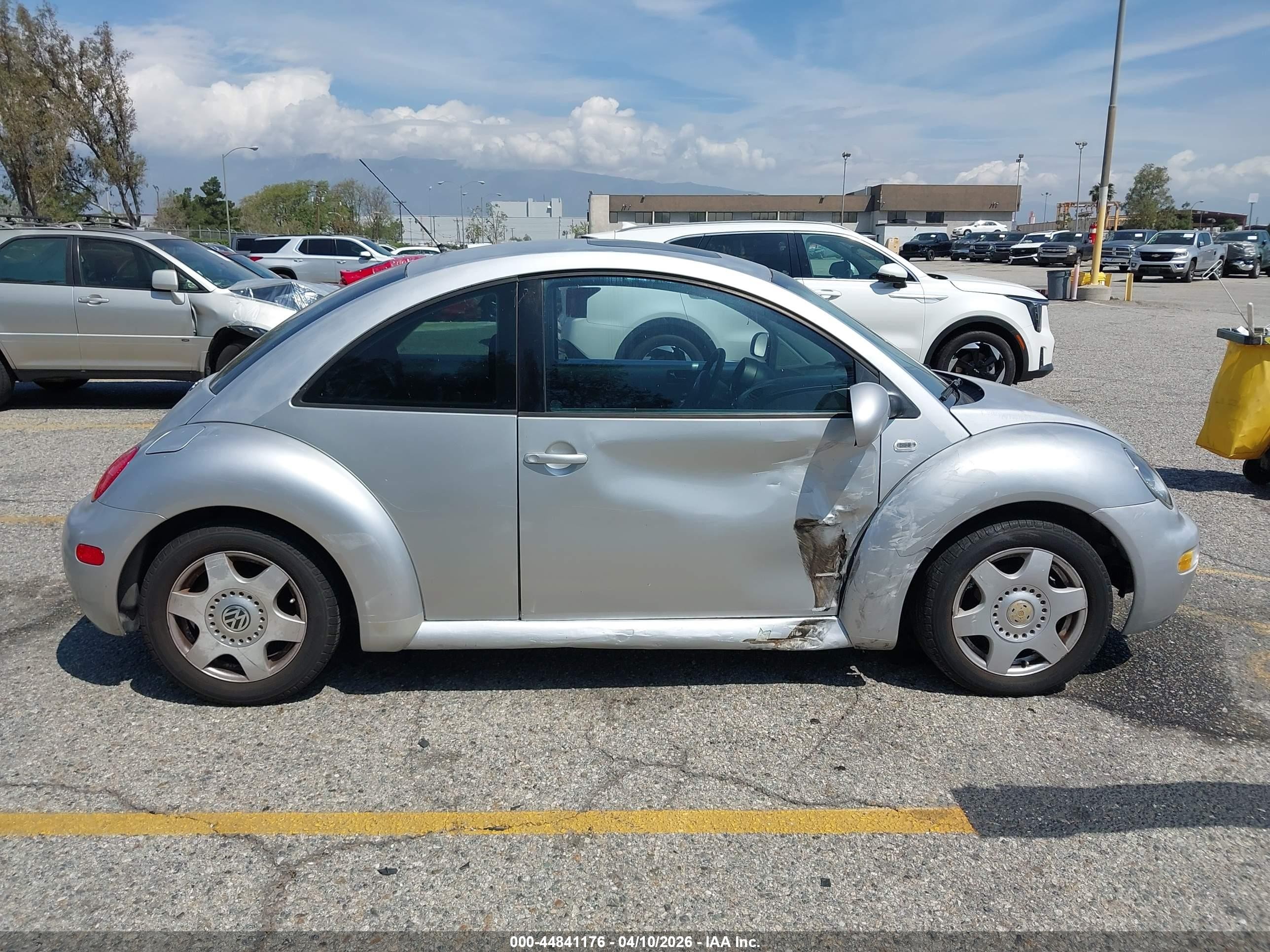 2001 Volkswagen New Beetle Gls Silver vin: 3VWCK21C61M441199