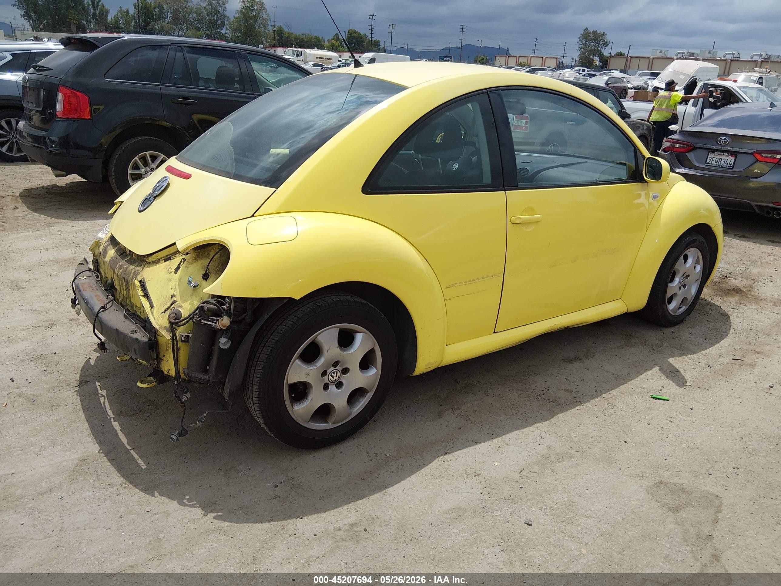 2001 Volkswagen New Beetle Gls Желтый vin: 3VWCK21C61M458276