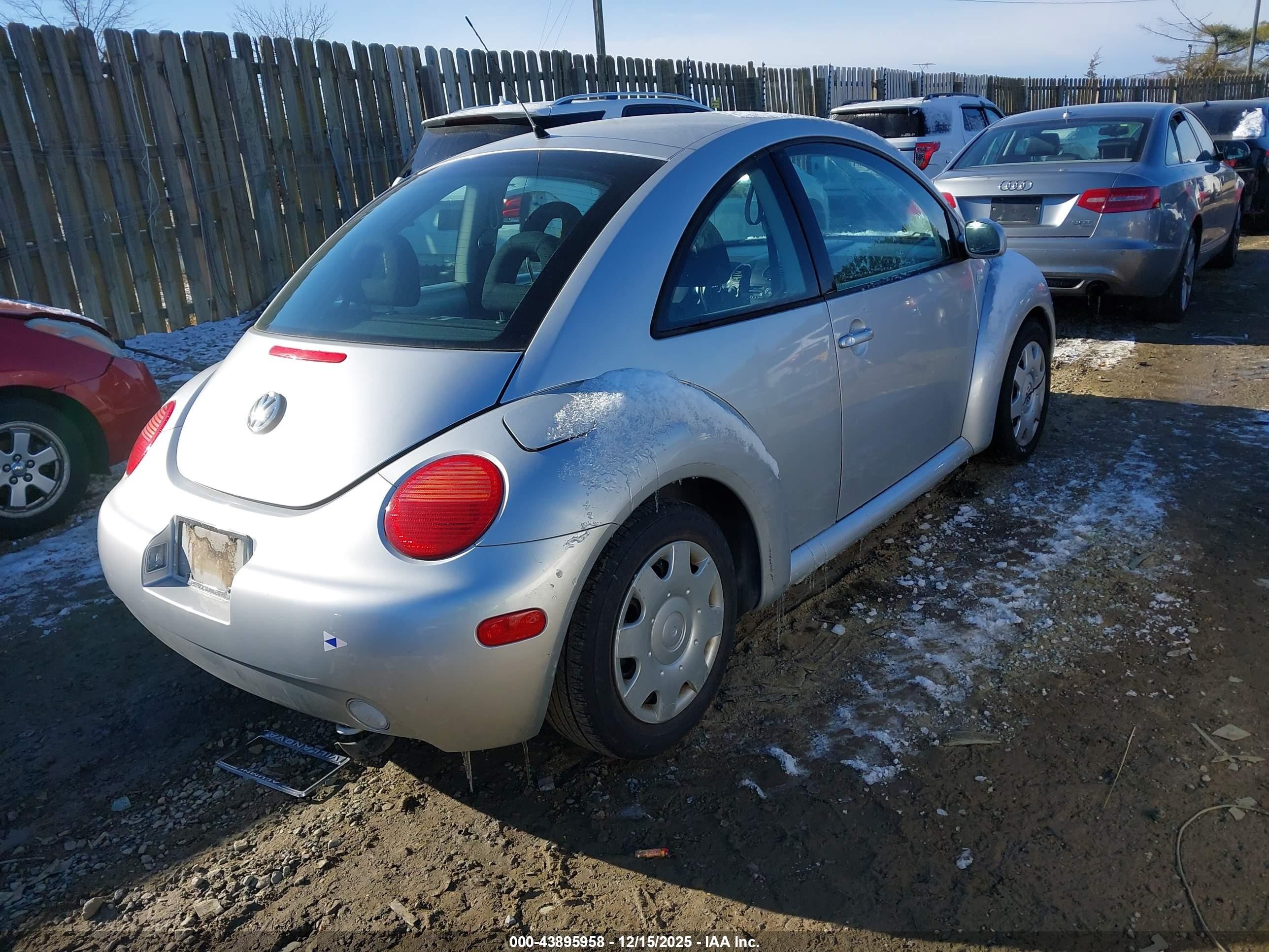 2001 Volkswagen New Beetle Gls Silver vin: 3VWCK21C71M445472