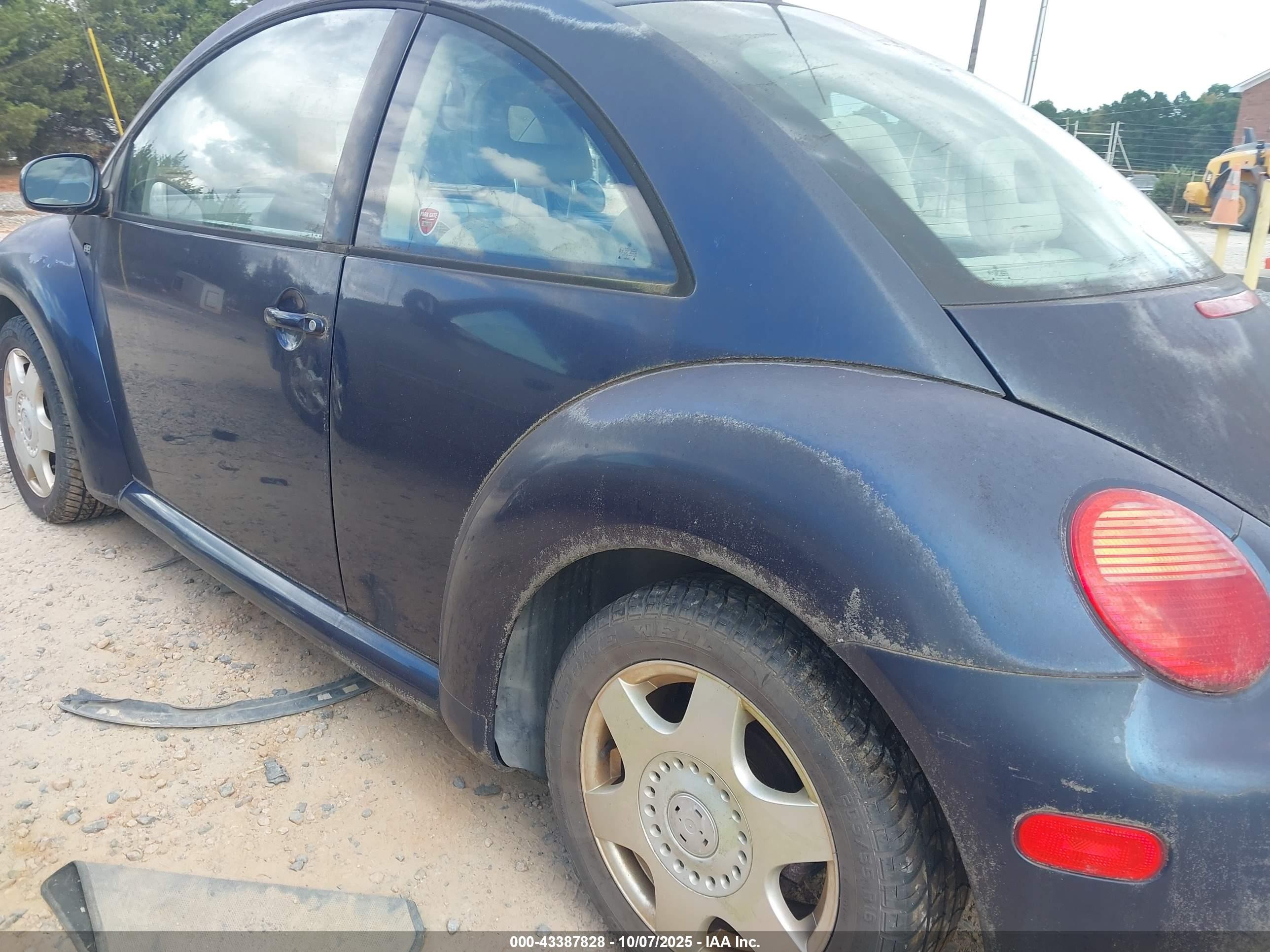 2001 Volkswagen New Beetle Gls Blue vin: 3VWCK21C71M458044