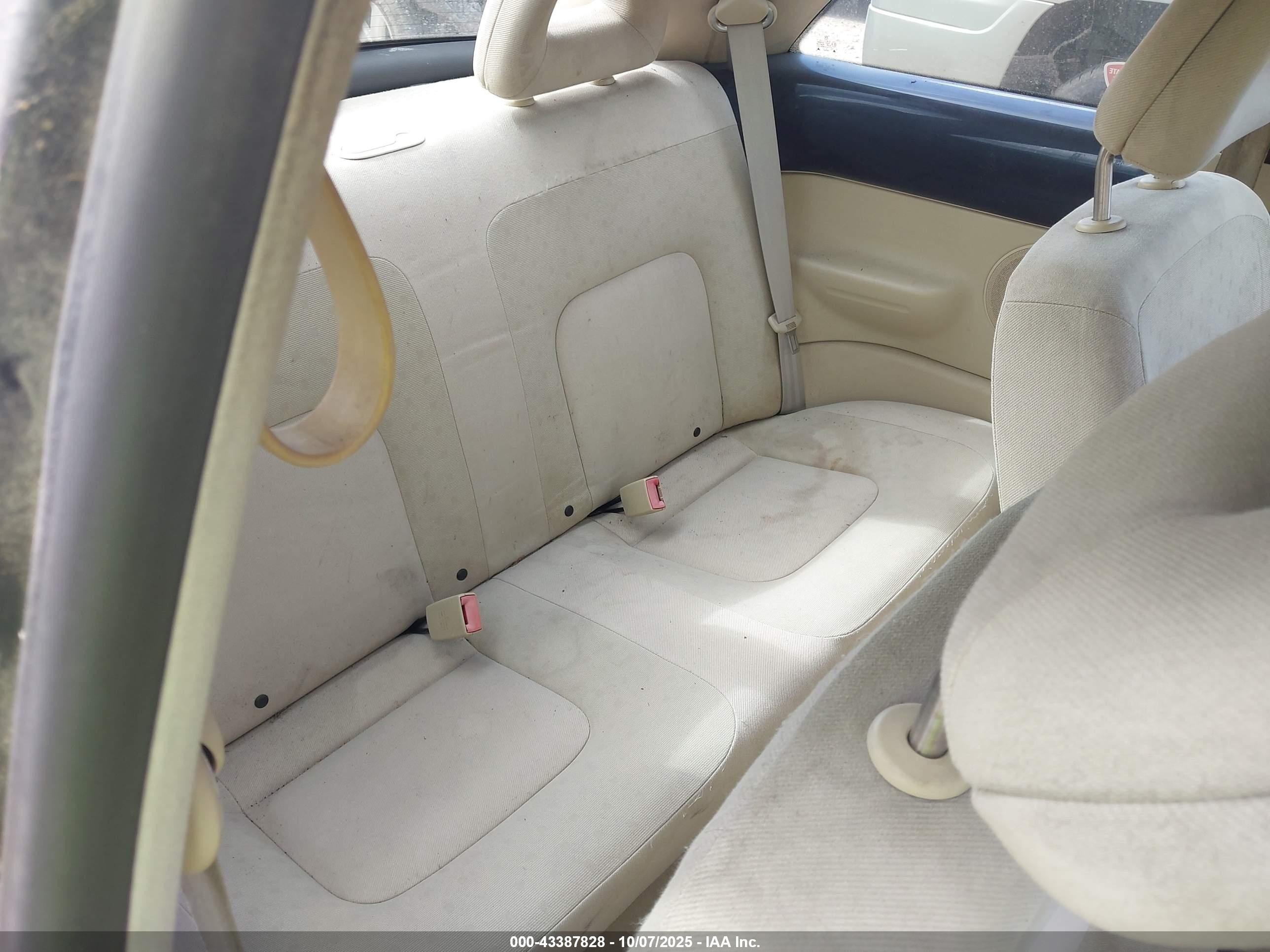 2001 Volkswagen New Beetle Gls Blue vin: 3VWCK21C71M458044