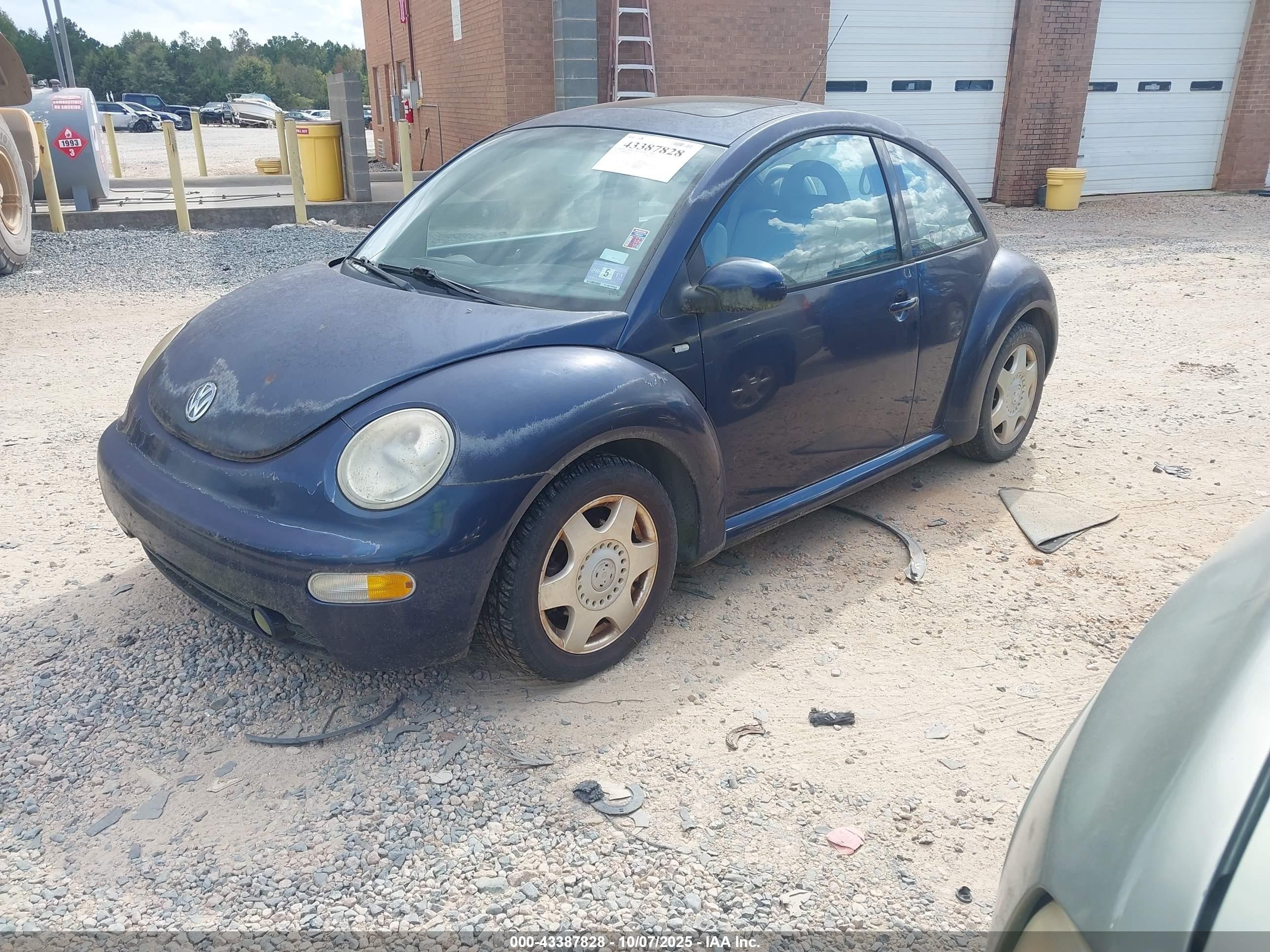 2001 Volkswagen New Beetle Gls Blue vin: 3VWCK21C71M458044