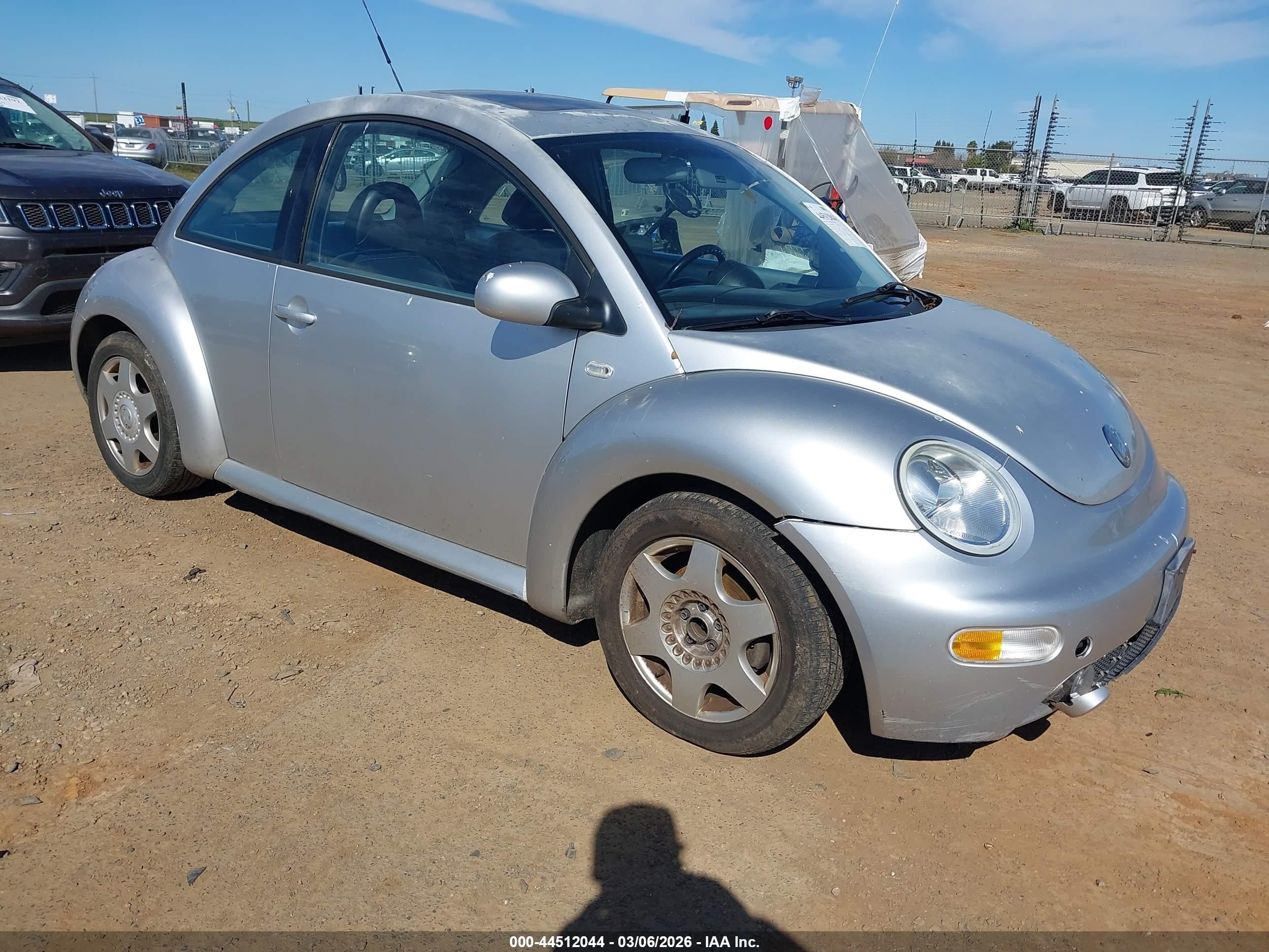 2001 Volkswagen New Beetle Gls Silver vin: 3VWCK21C91M462421