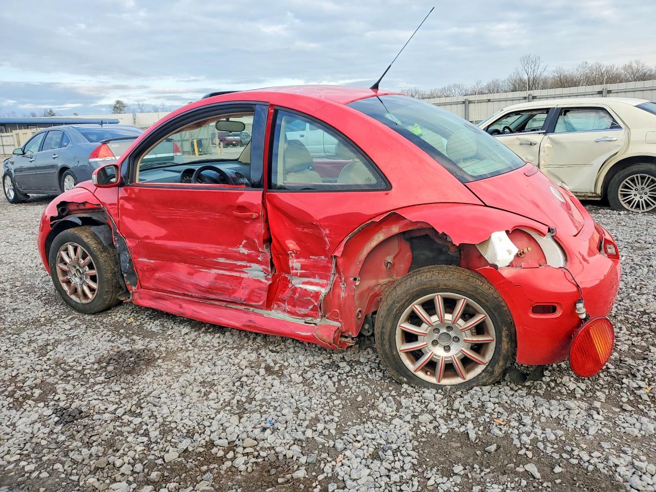 2004 Volkswagen New Beetle Gls Red vin: 3VWCK31C04M406653