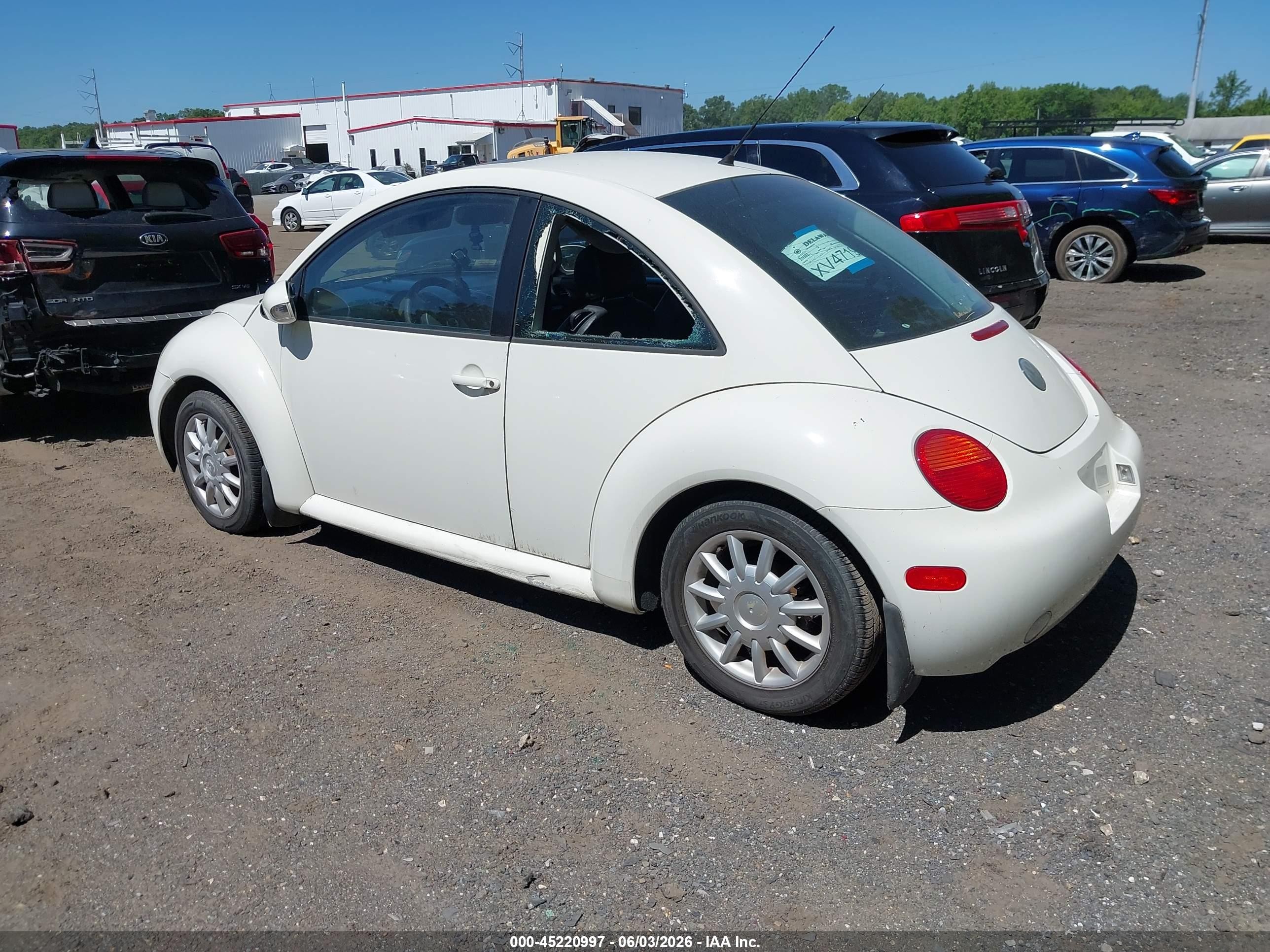 2005 Volkswagen New Beetle Gls White vin: 3VWCK31C25M417882