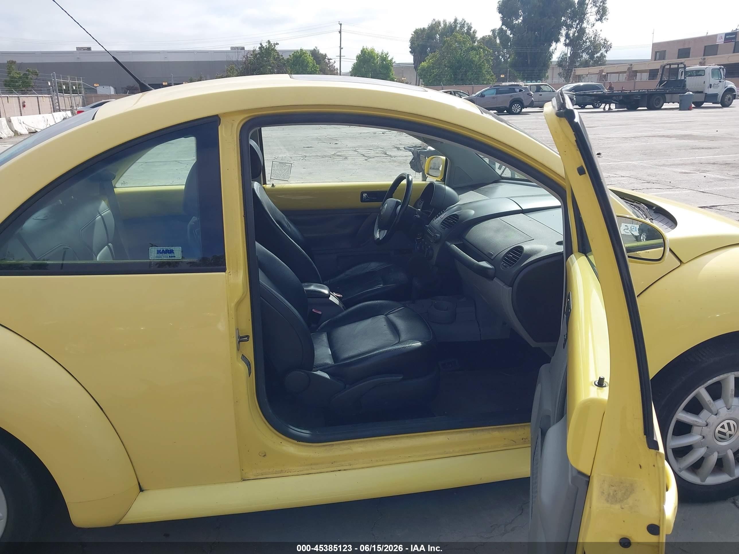 2005 Volkswagen New Beetle Gls Yellow vin: 3VWCK31C45M417429