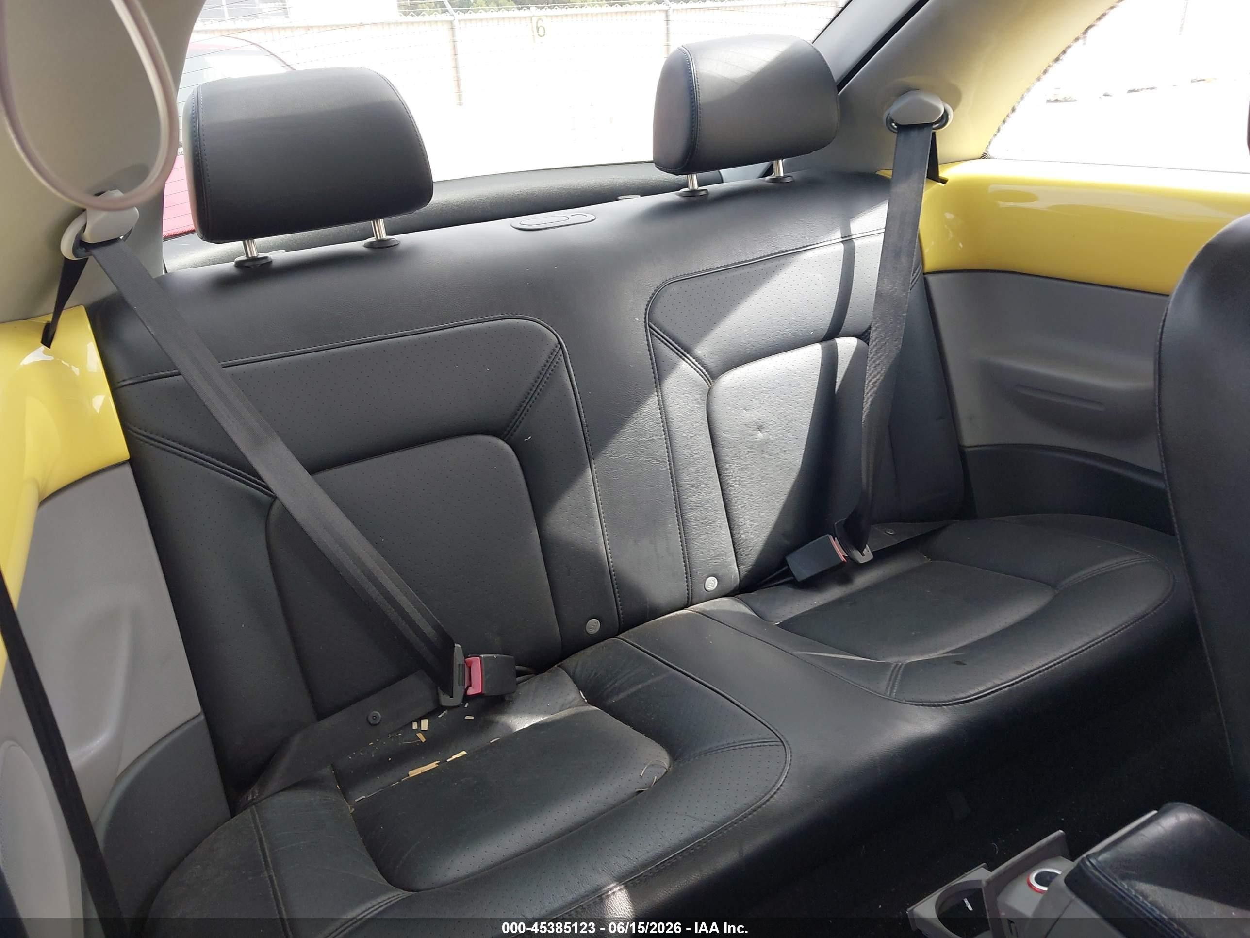 2005 Volkswagen New Beetle Gls Yellow vin: 3VWCK31C45M417429