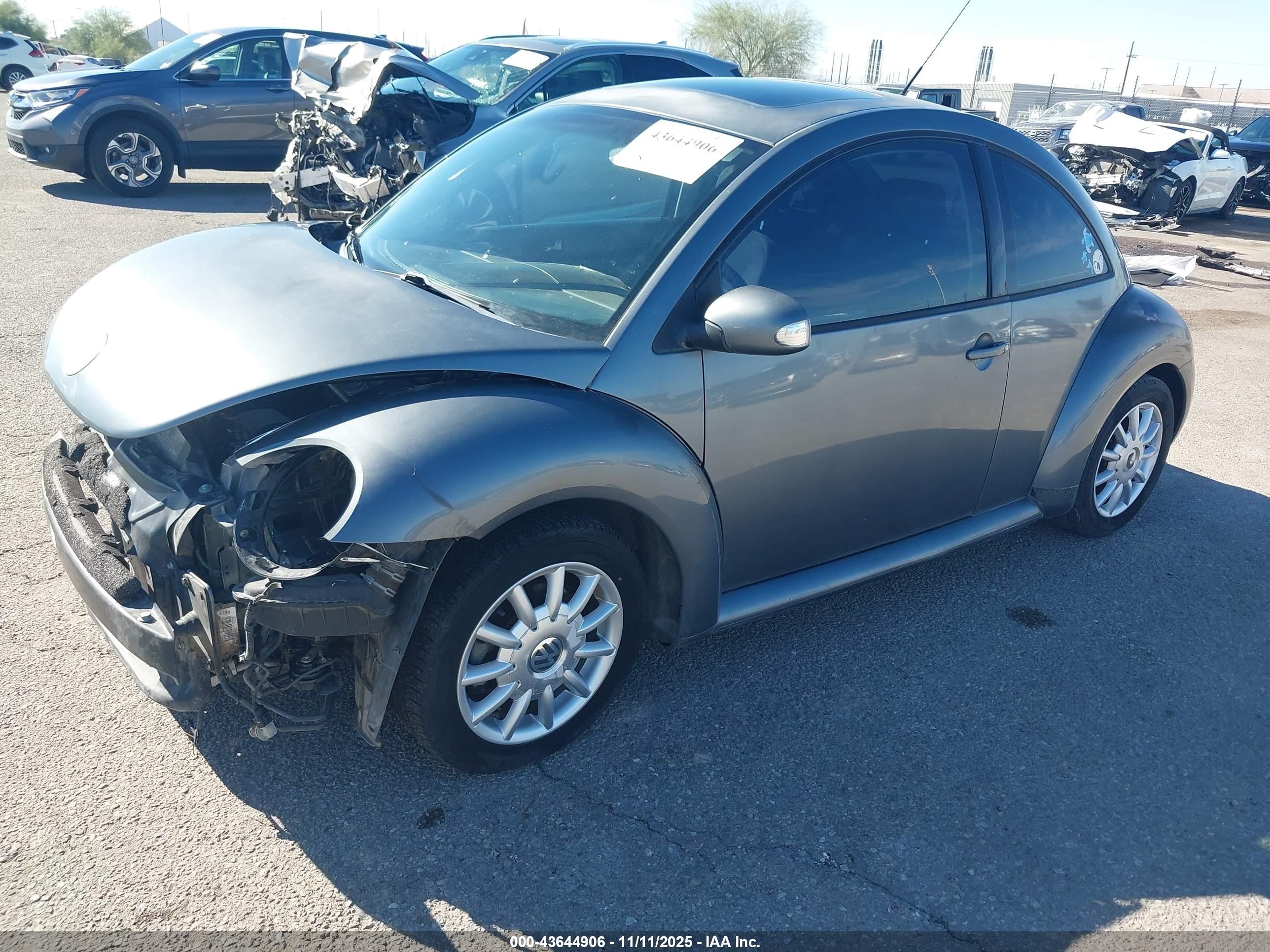 2005 Volkswagen New Beetle Coupe Gls Gray vin: 3VWCK31C55M400753