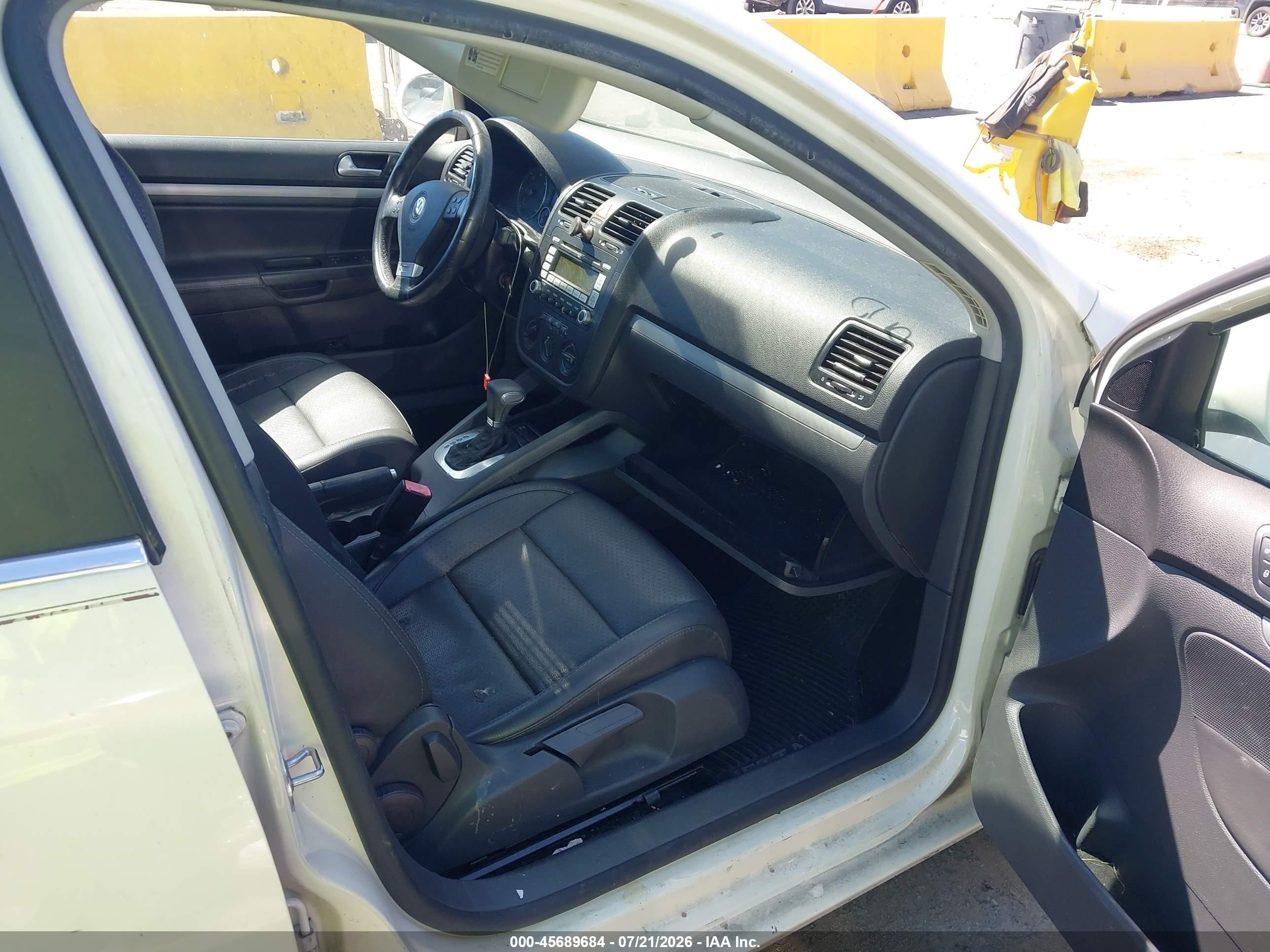 2009 Volkswagen Jetta Tdi Loyal Edition White vin: 3VWCL71K49M001222