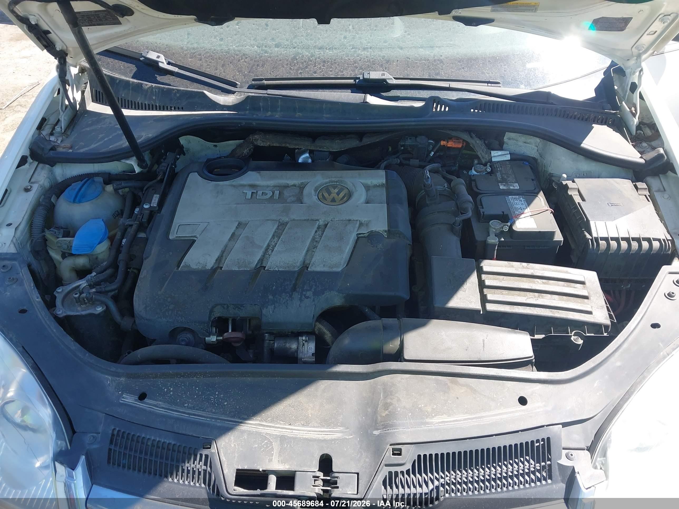 2009 Volkswagen Jetta Tdi Loyal Edition White vin: 3VWCL71K49M001222