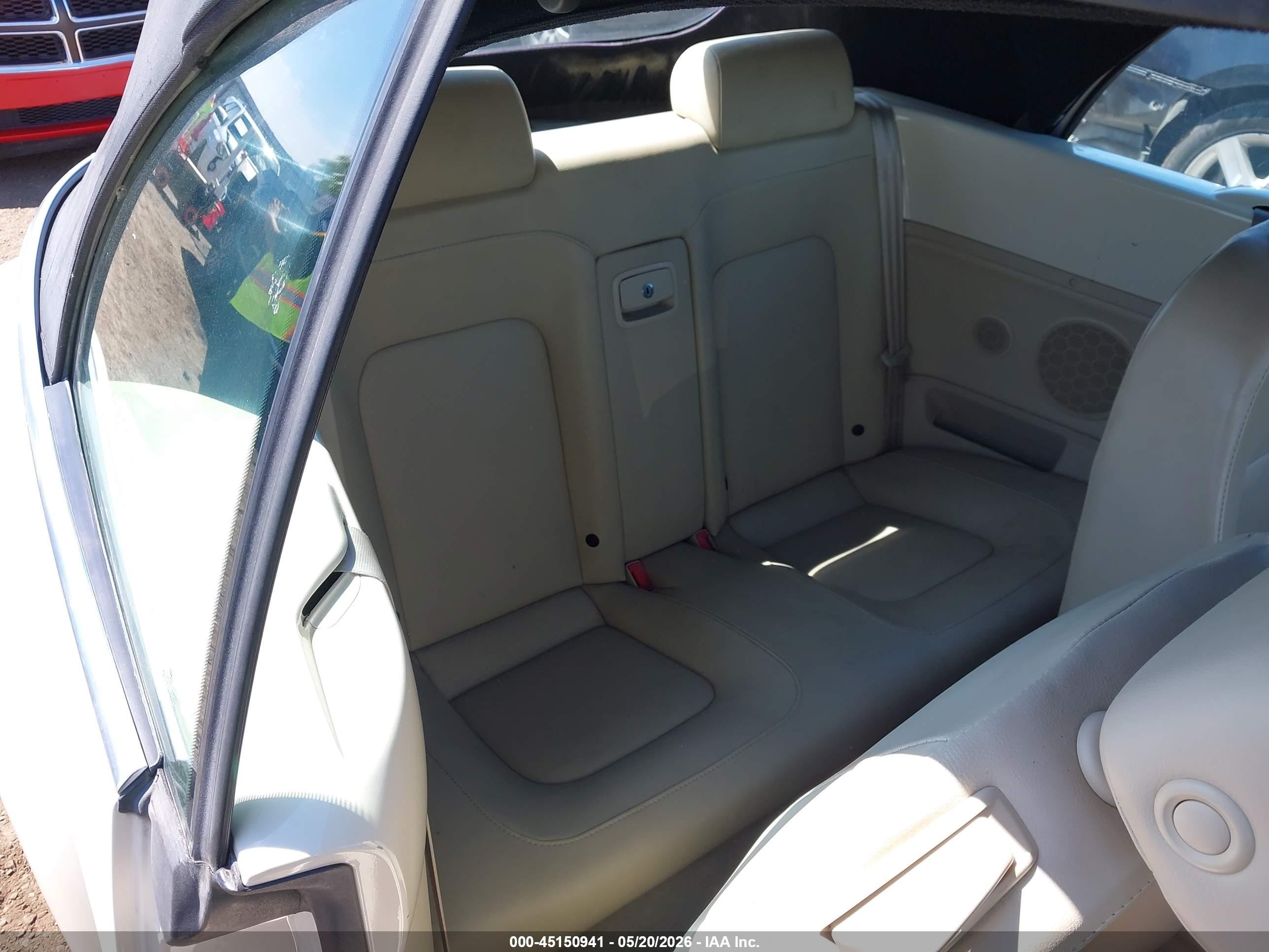 2004 Volkswagen New Beetle Gls Cream vin: 3VWCM21Y44M310668